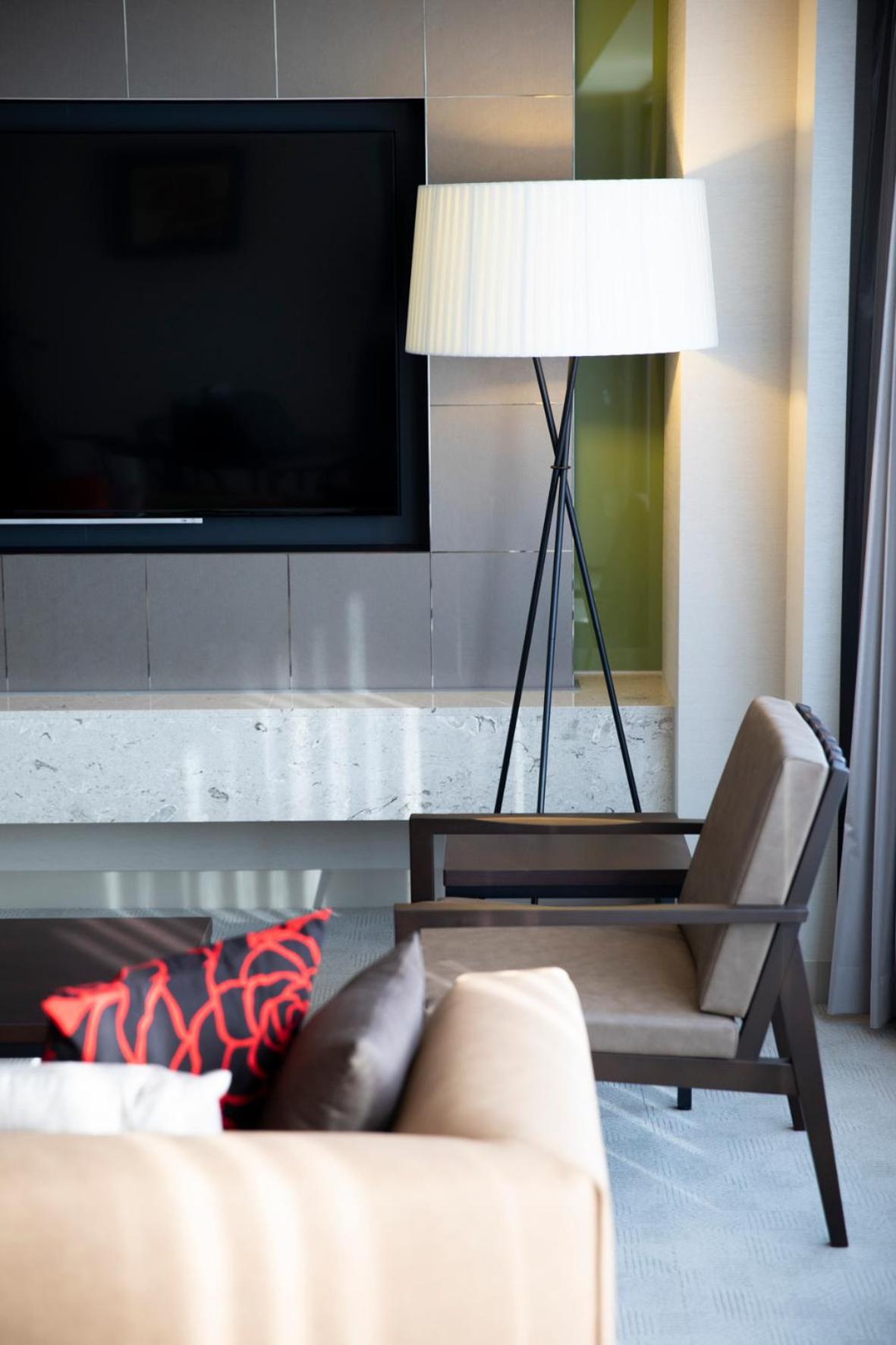 Suite - Photo 5