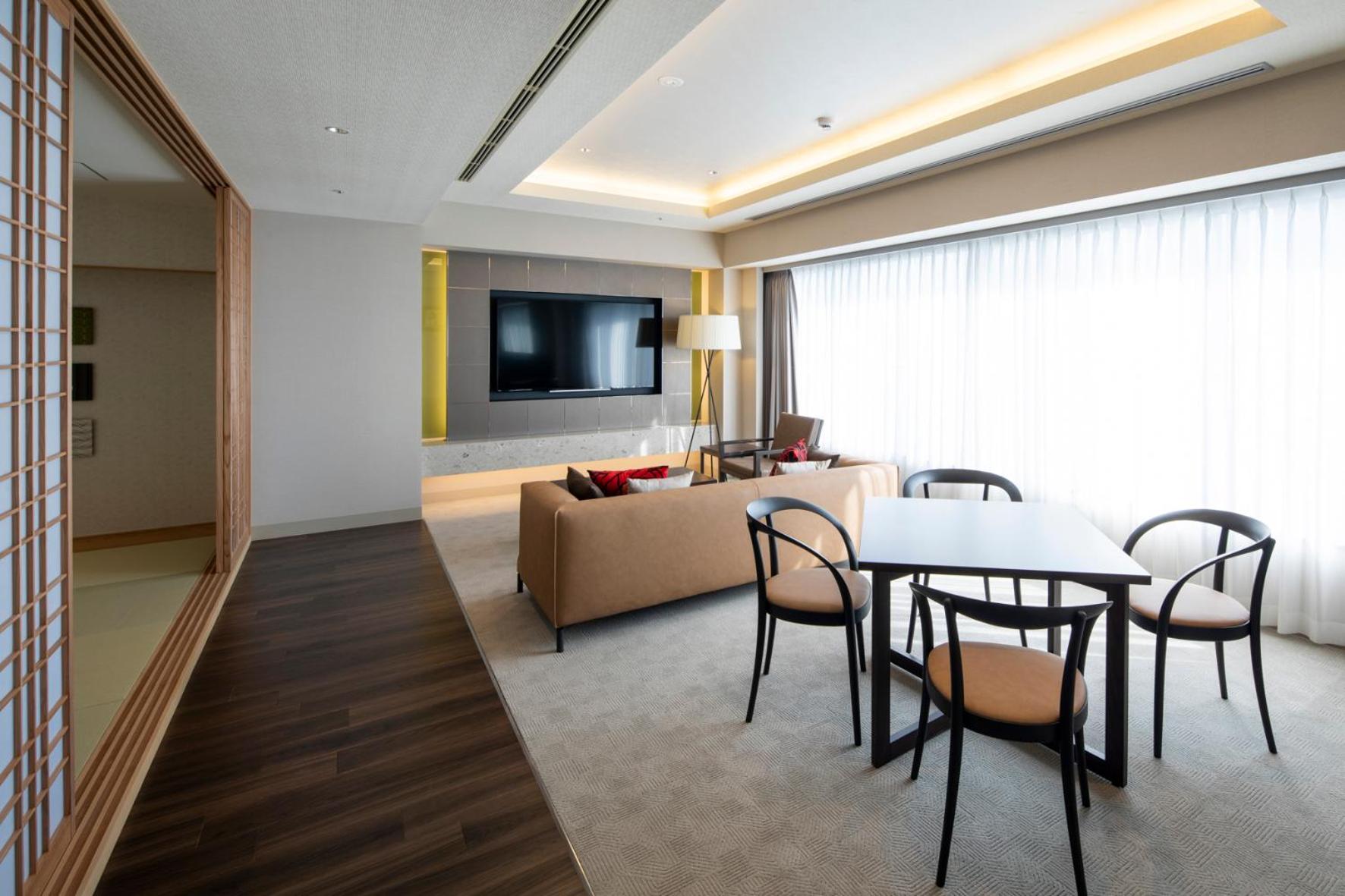 Suite - Photo 7