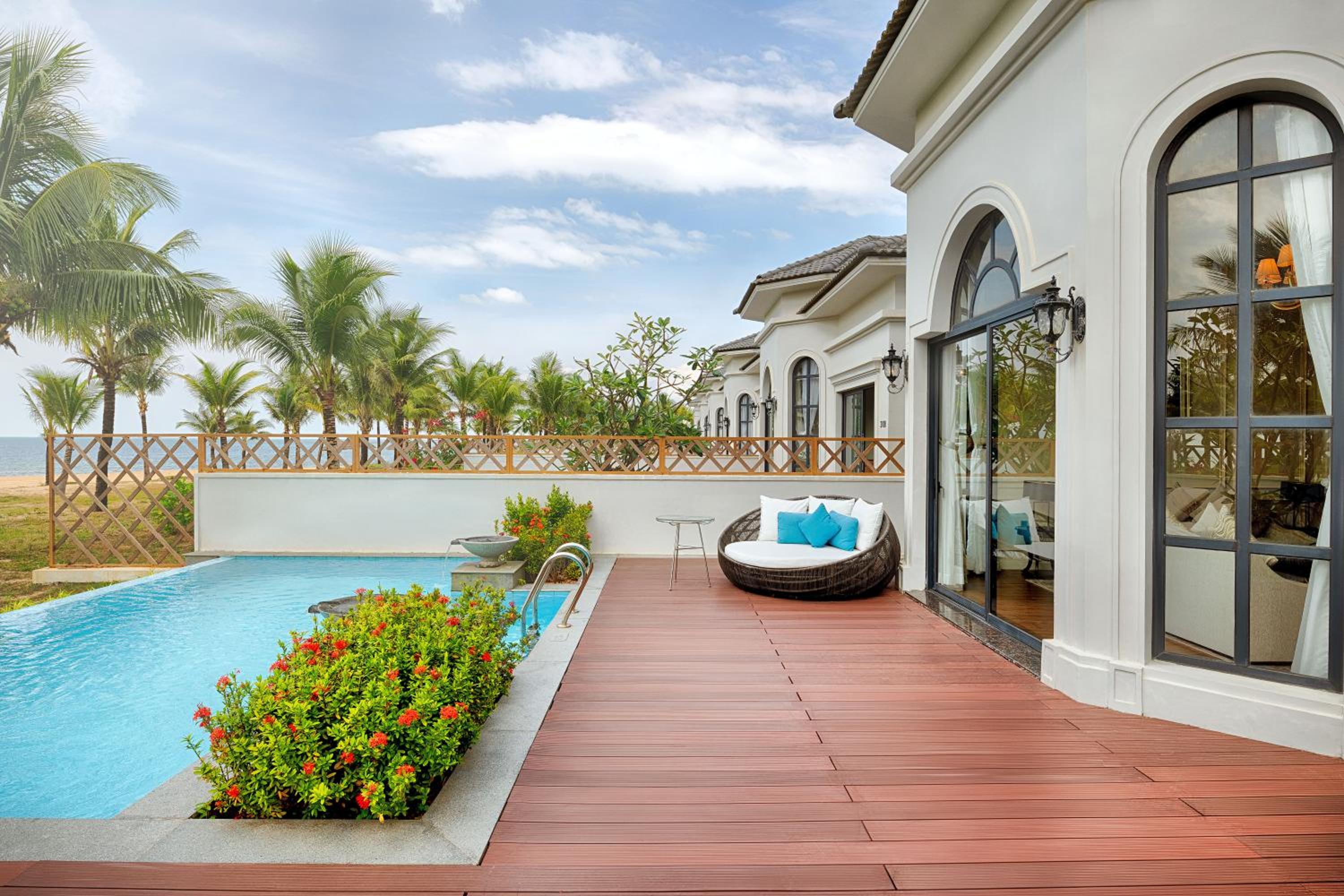 Ocean Haven Villa 3-Bedroom - VinWonders and Safari Access