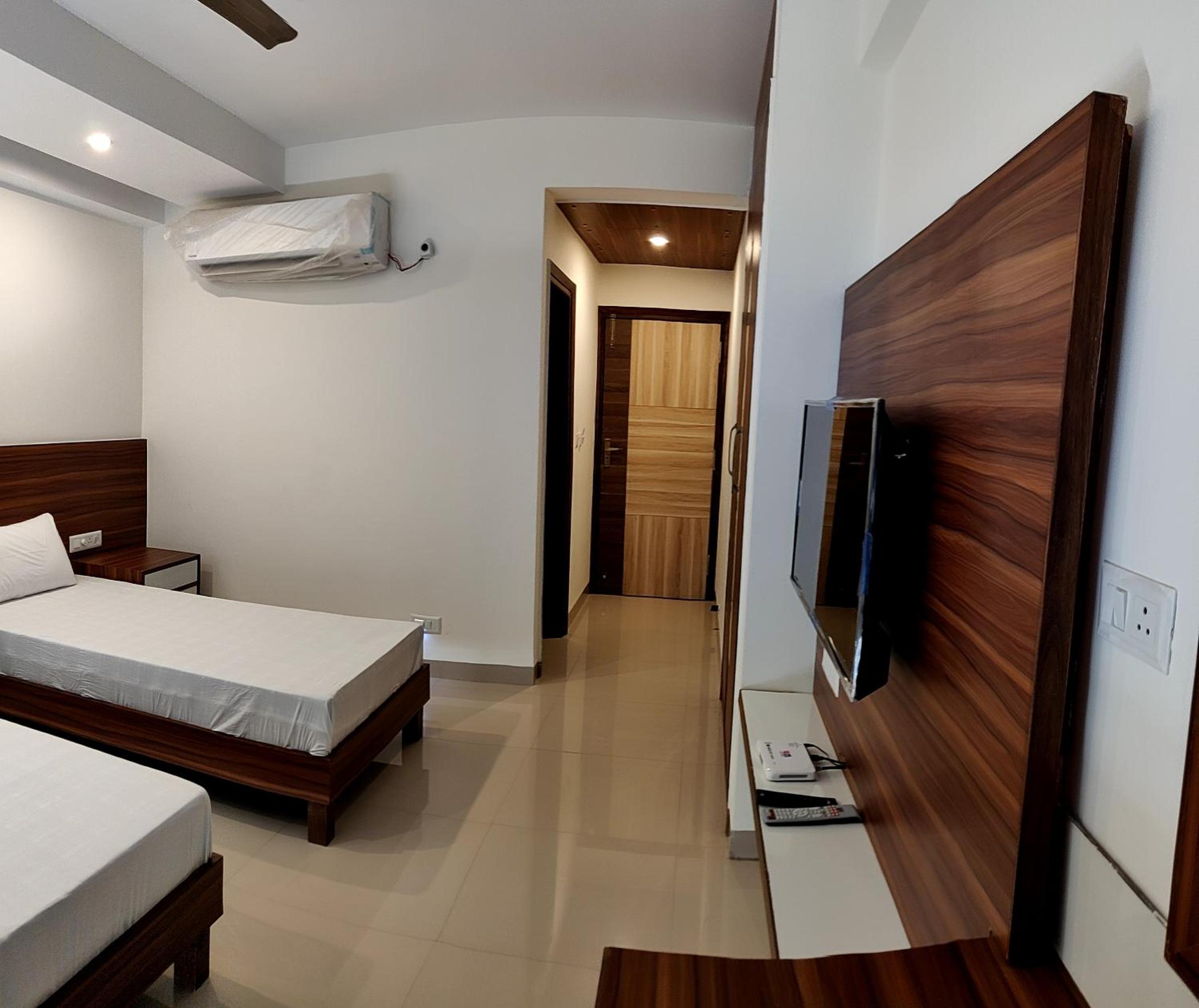Deluxe Double Room photo 2