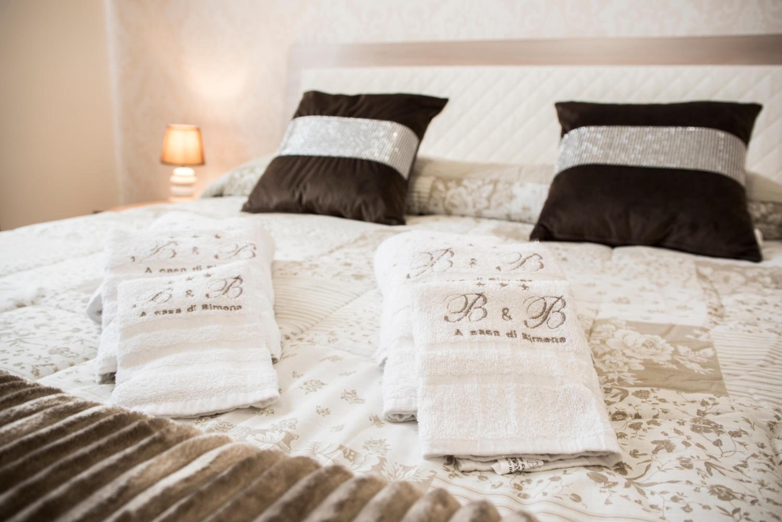 Double or Twin Room with Private Bathroom - Photo 3