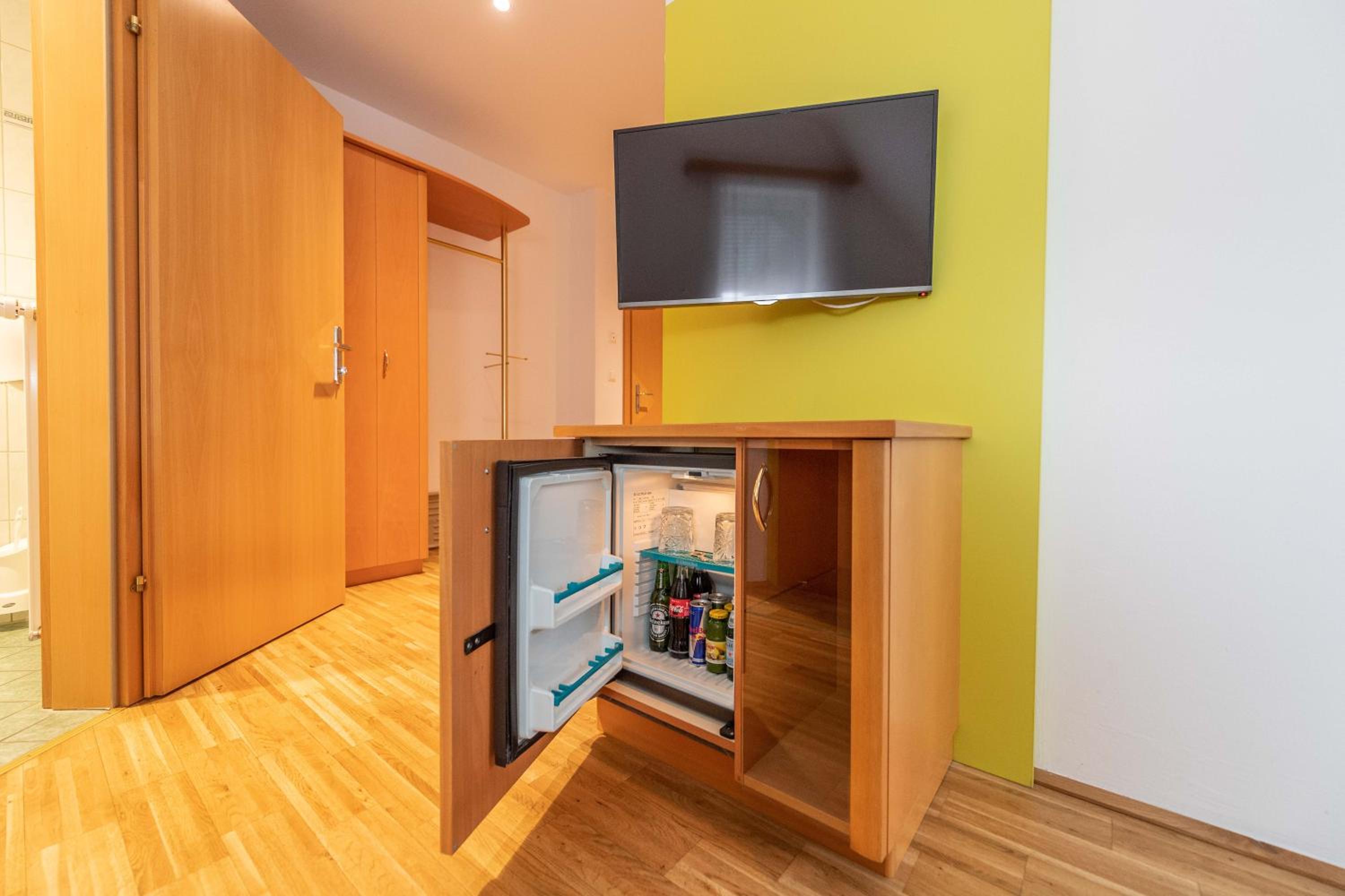 Double Room - Photo 2