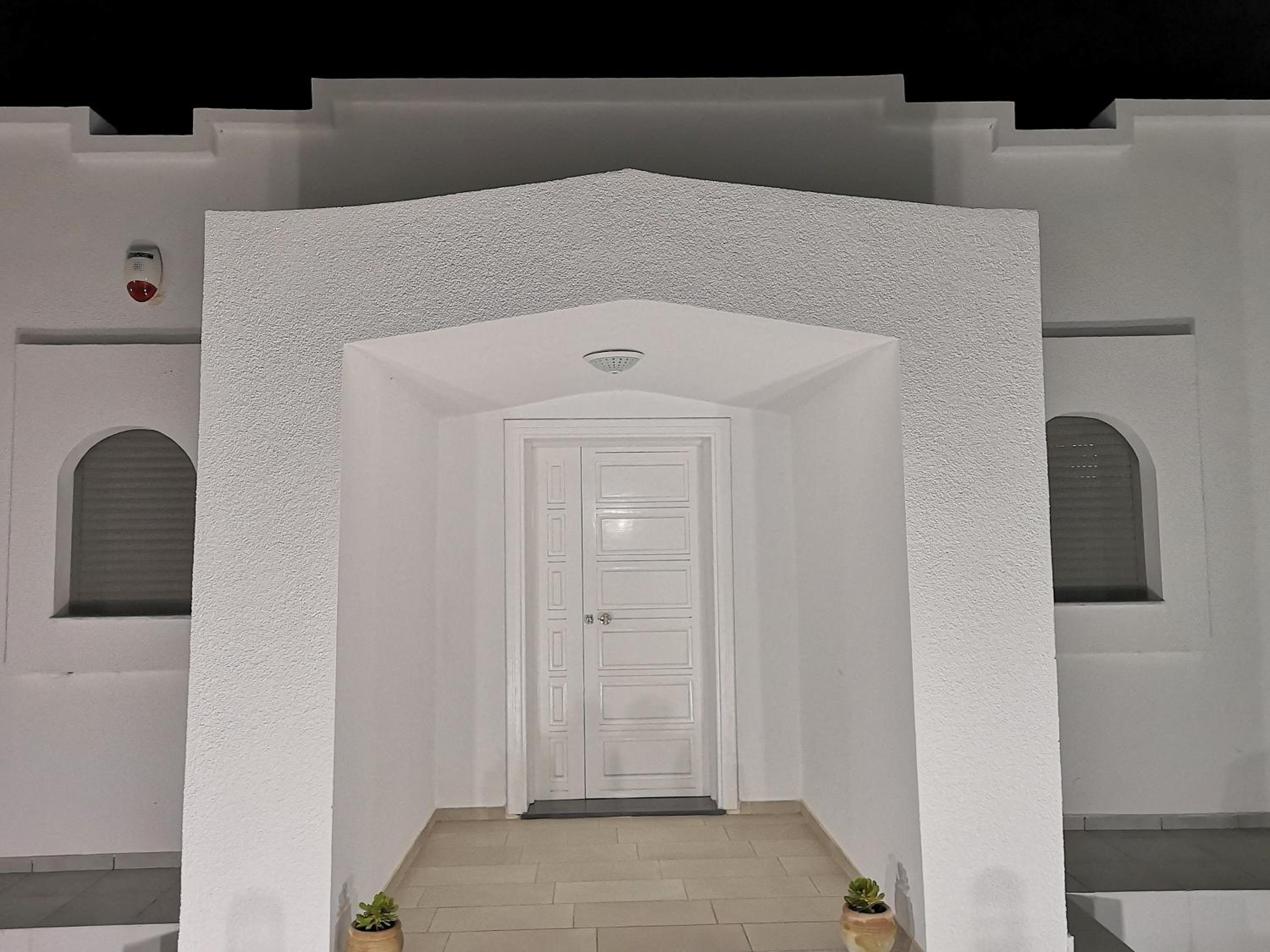 Villa photo 2