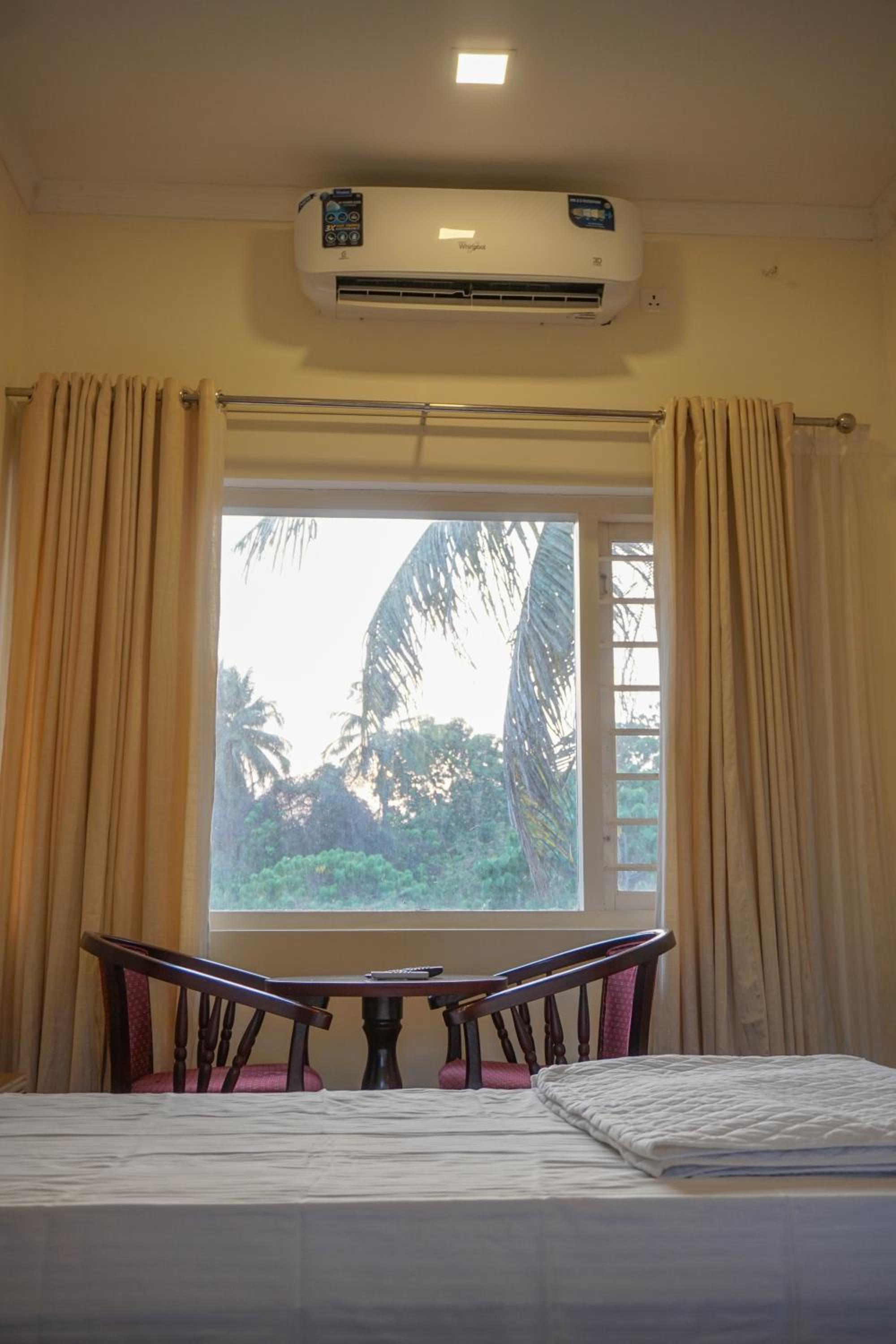 Deluxe Twin Room photo 2