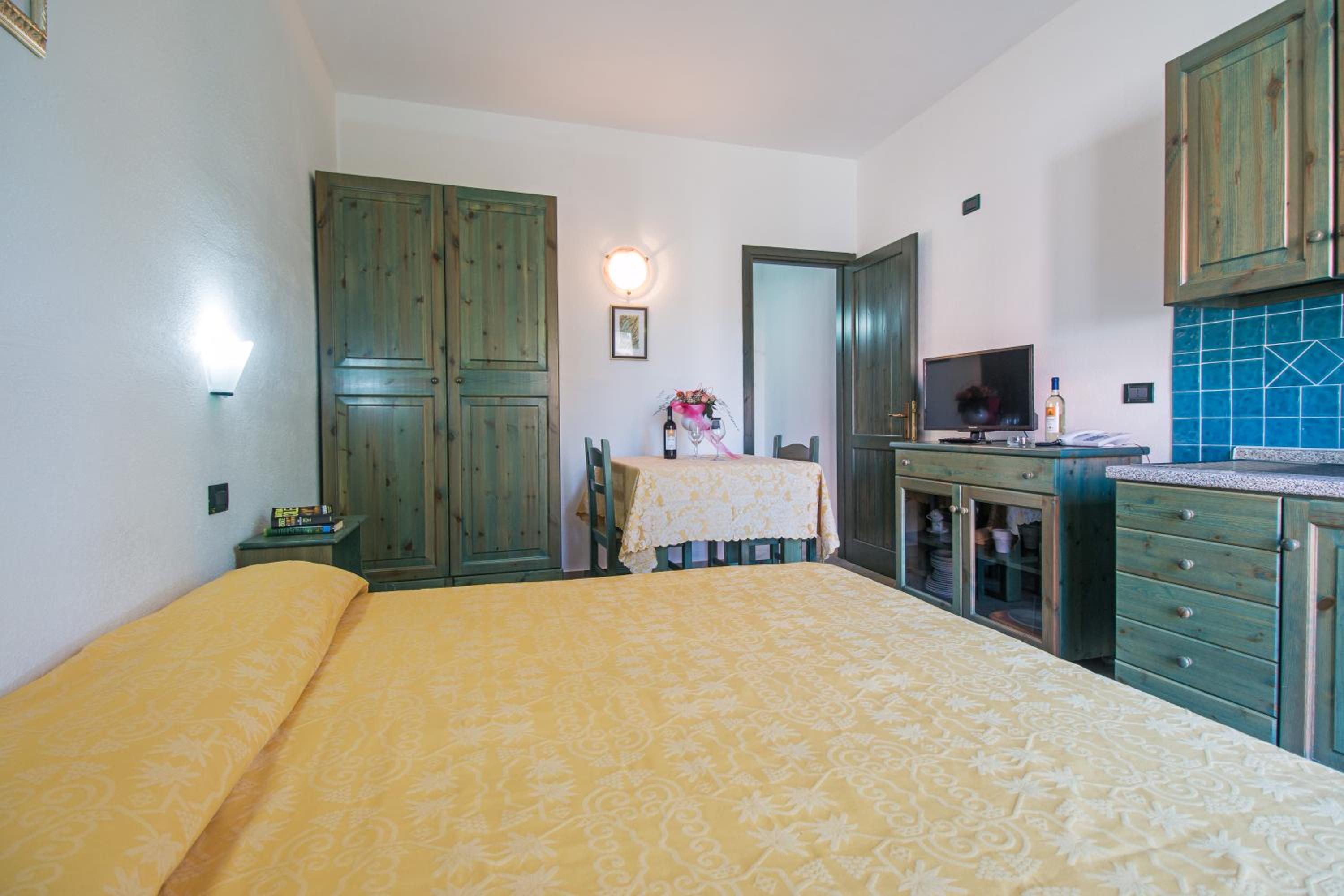 Studio Apartment photo 3