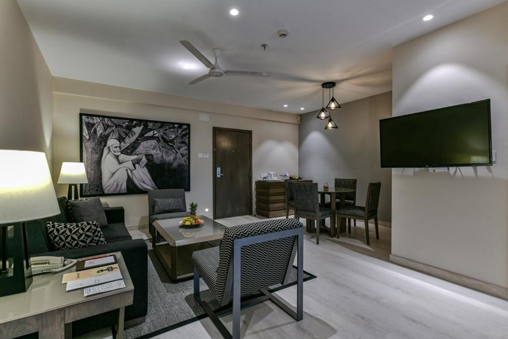 Studio Suite - Photo 4