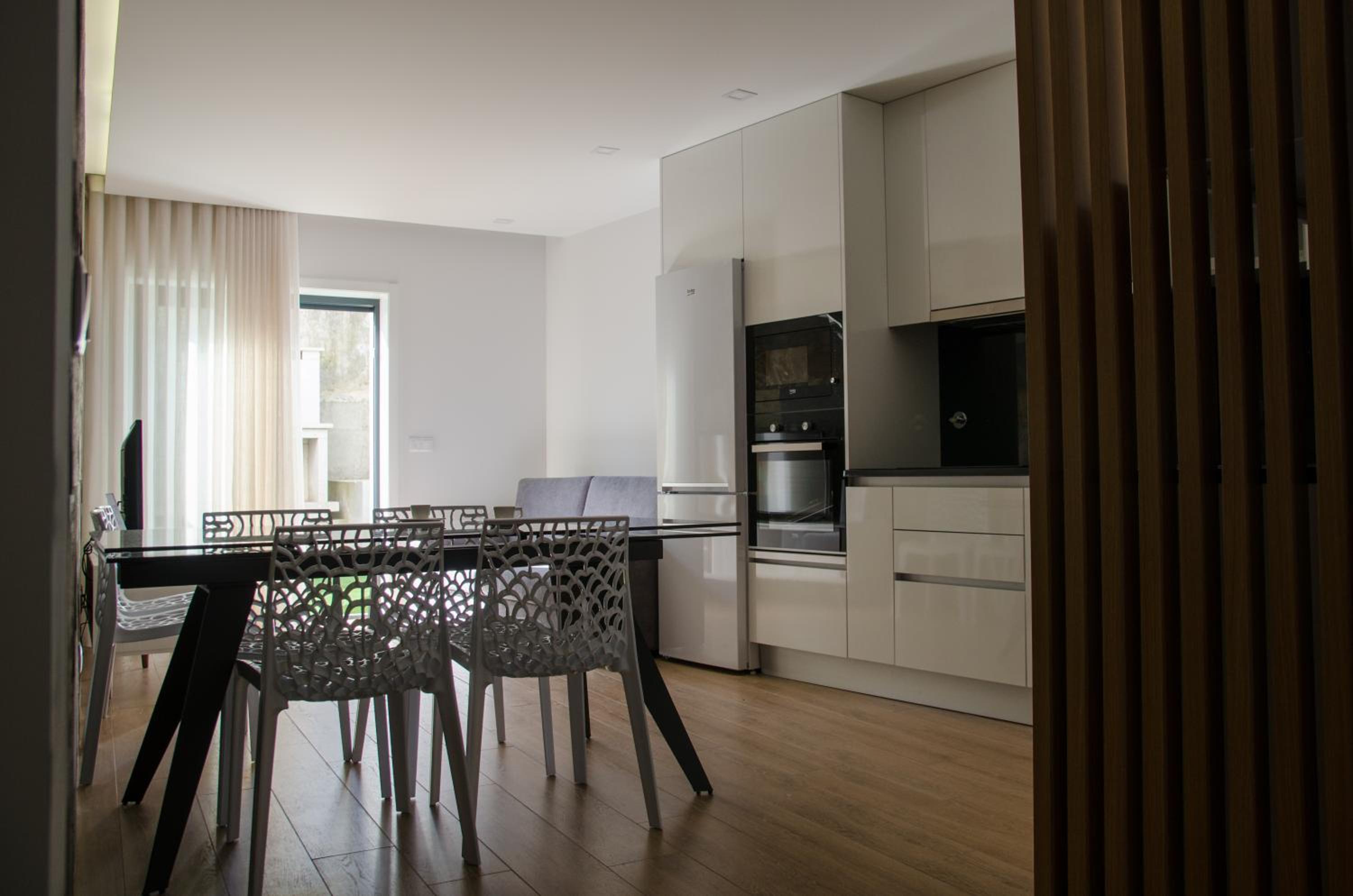 Two-Bedroom Apartment - Photo 9