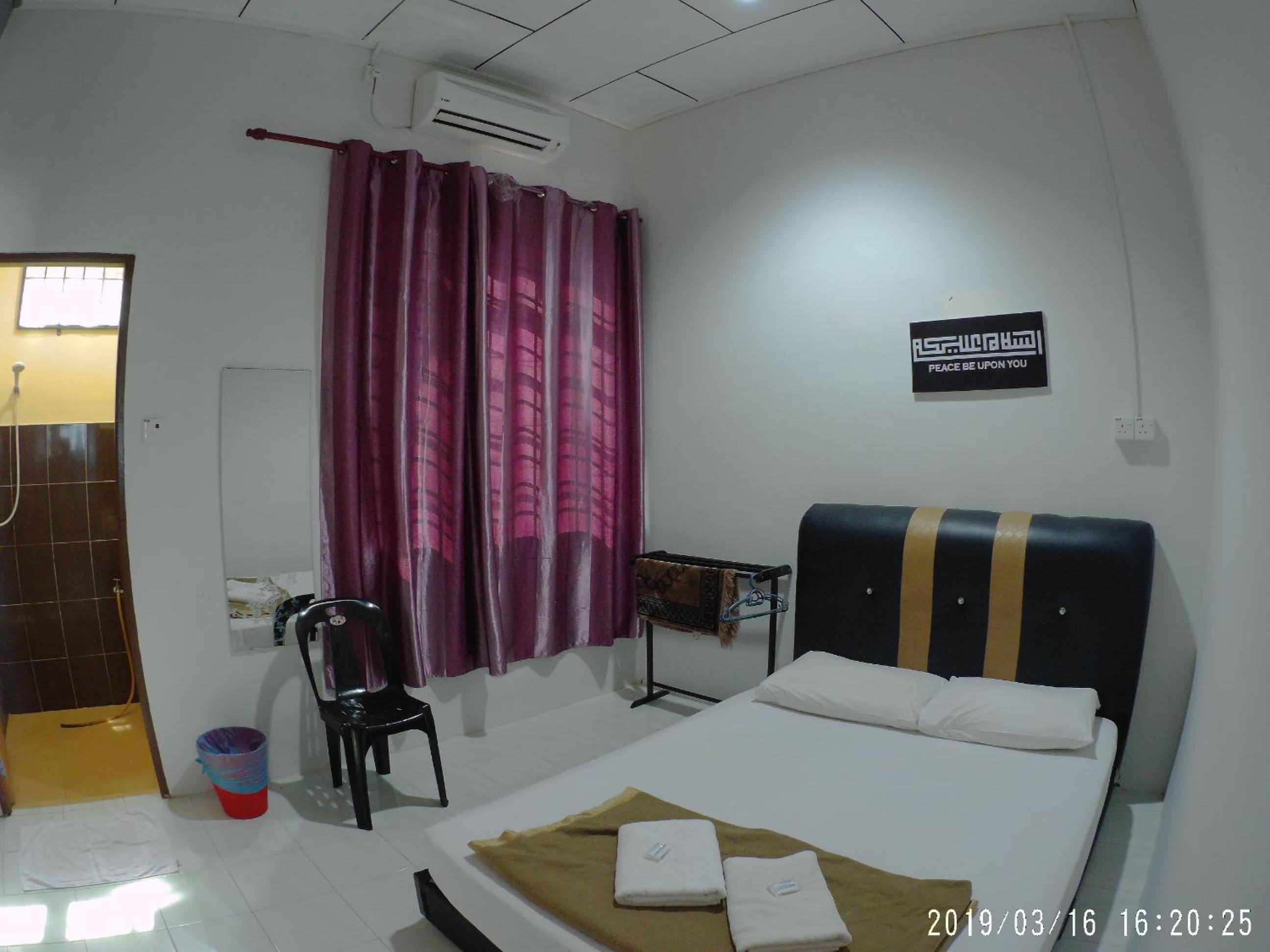 Budget Double Room - Photo 8