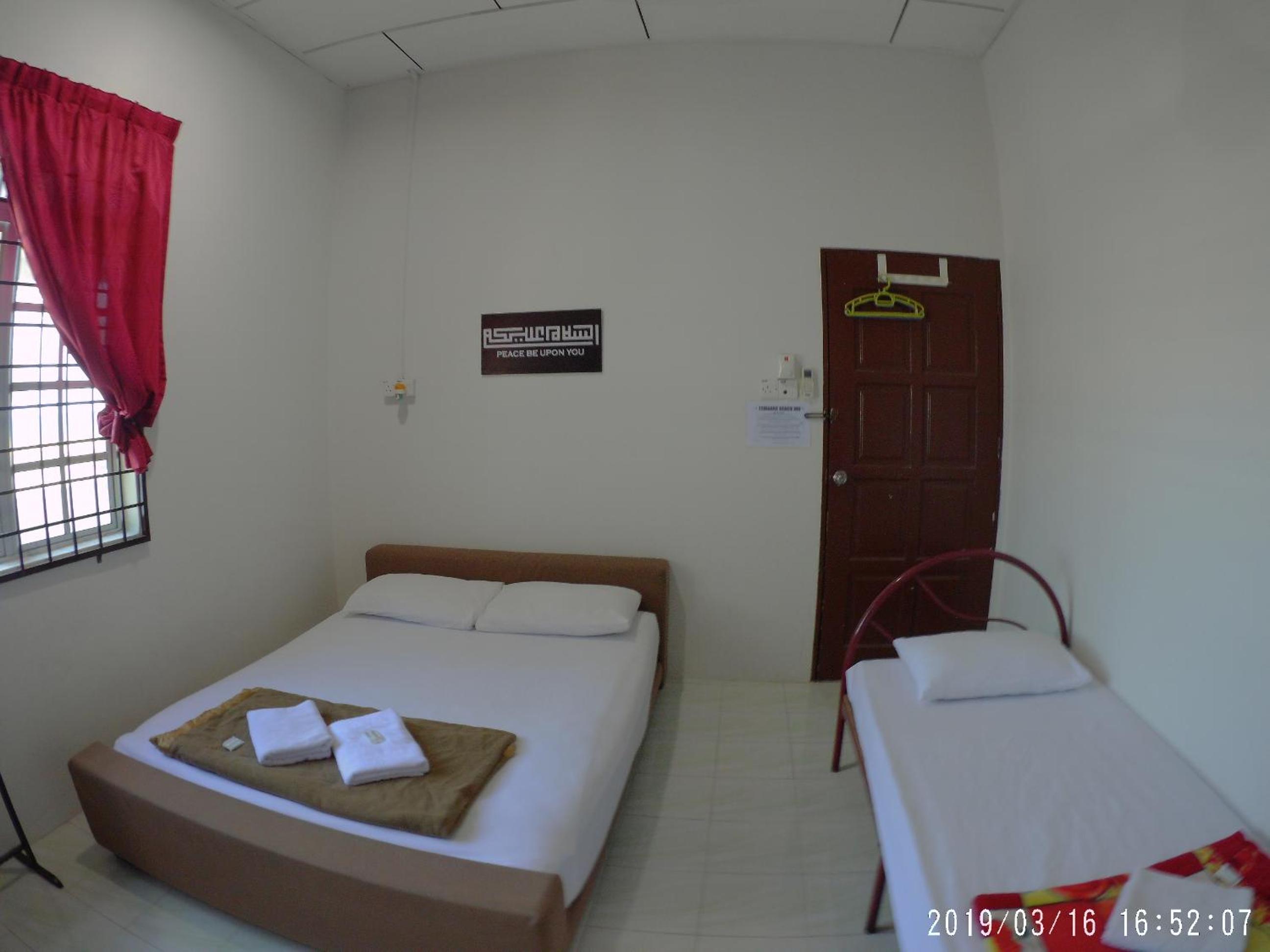 Economy Triple Room - Photo 4