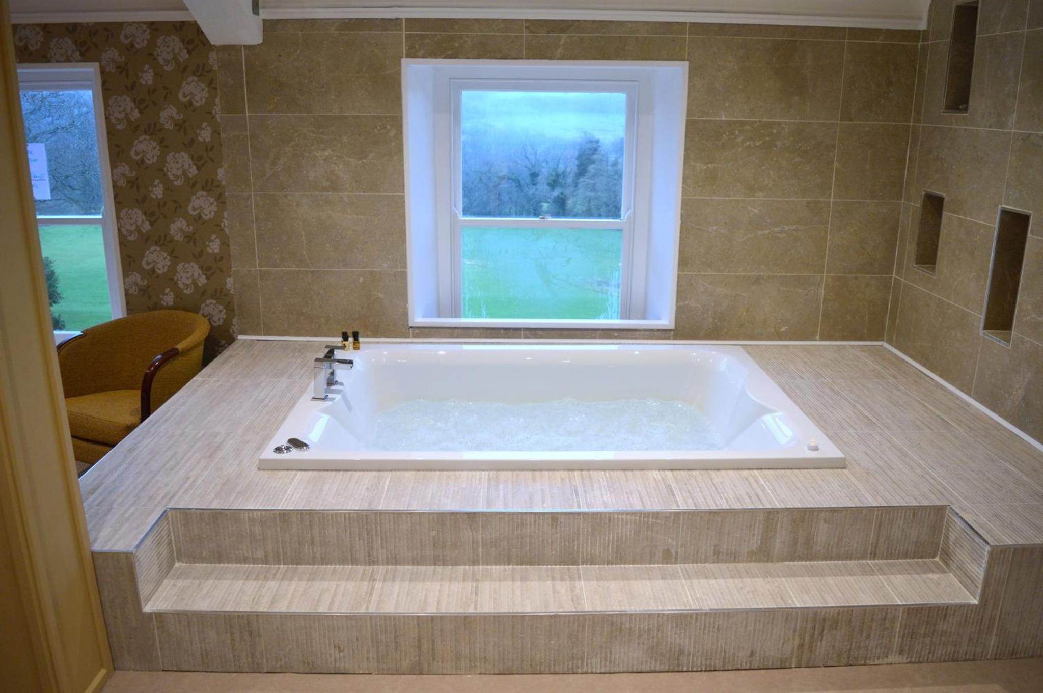 Honeymoon Suite photo 2