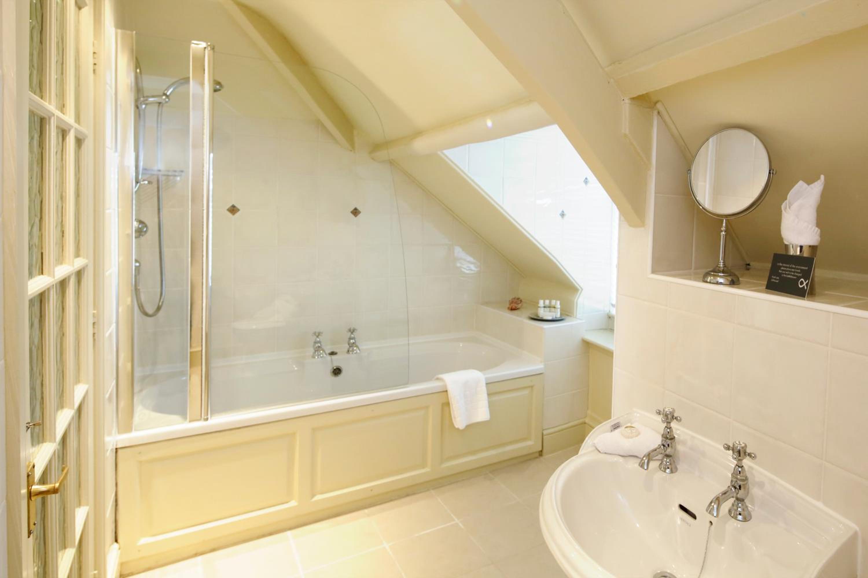 Small Double or Twin Room photo 2