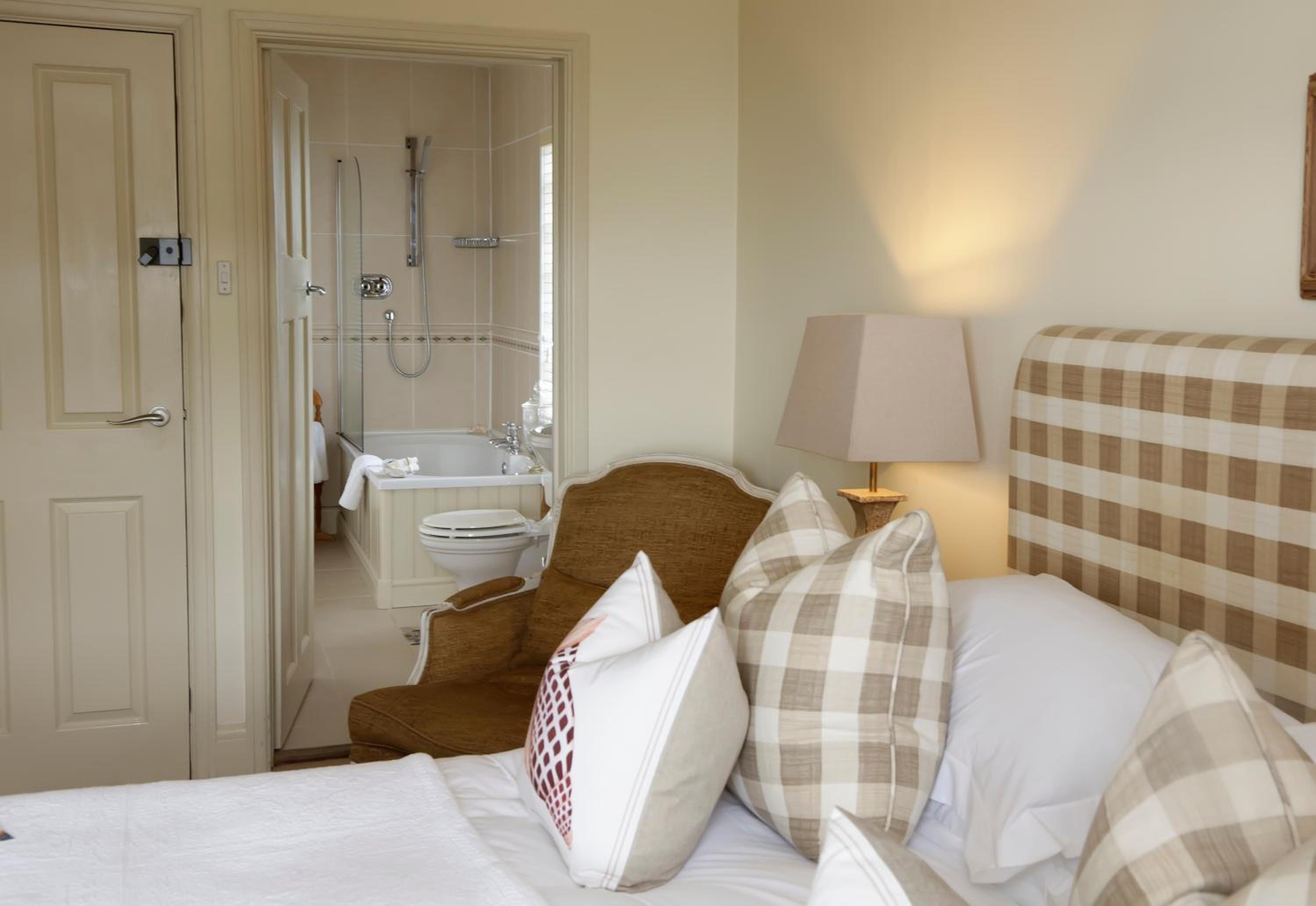 Standard King Room photo 3