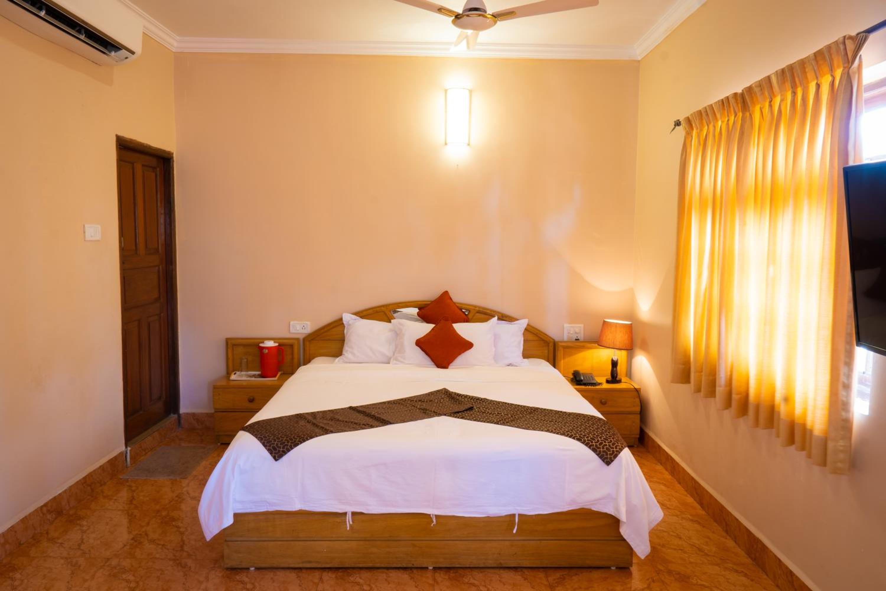 Deluxe Double Room with Balcony