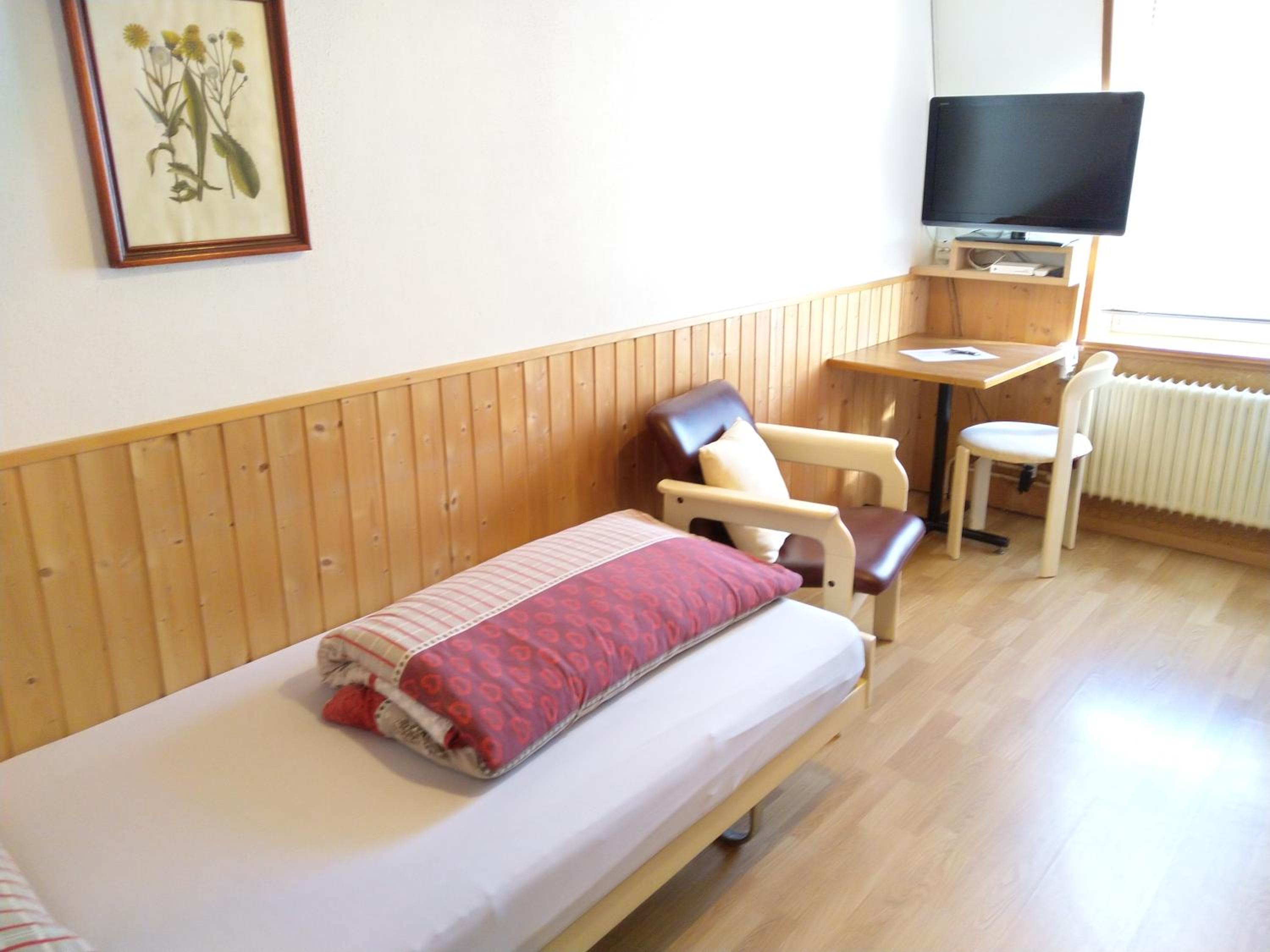 Small Single Room photo 2