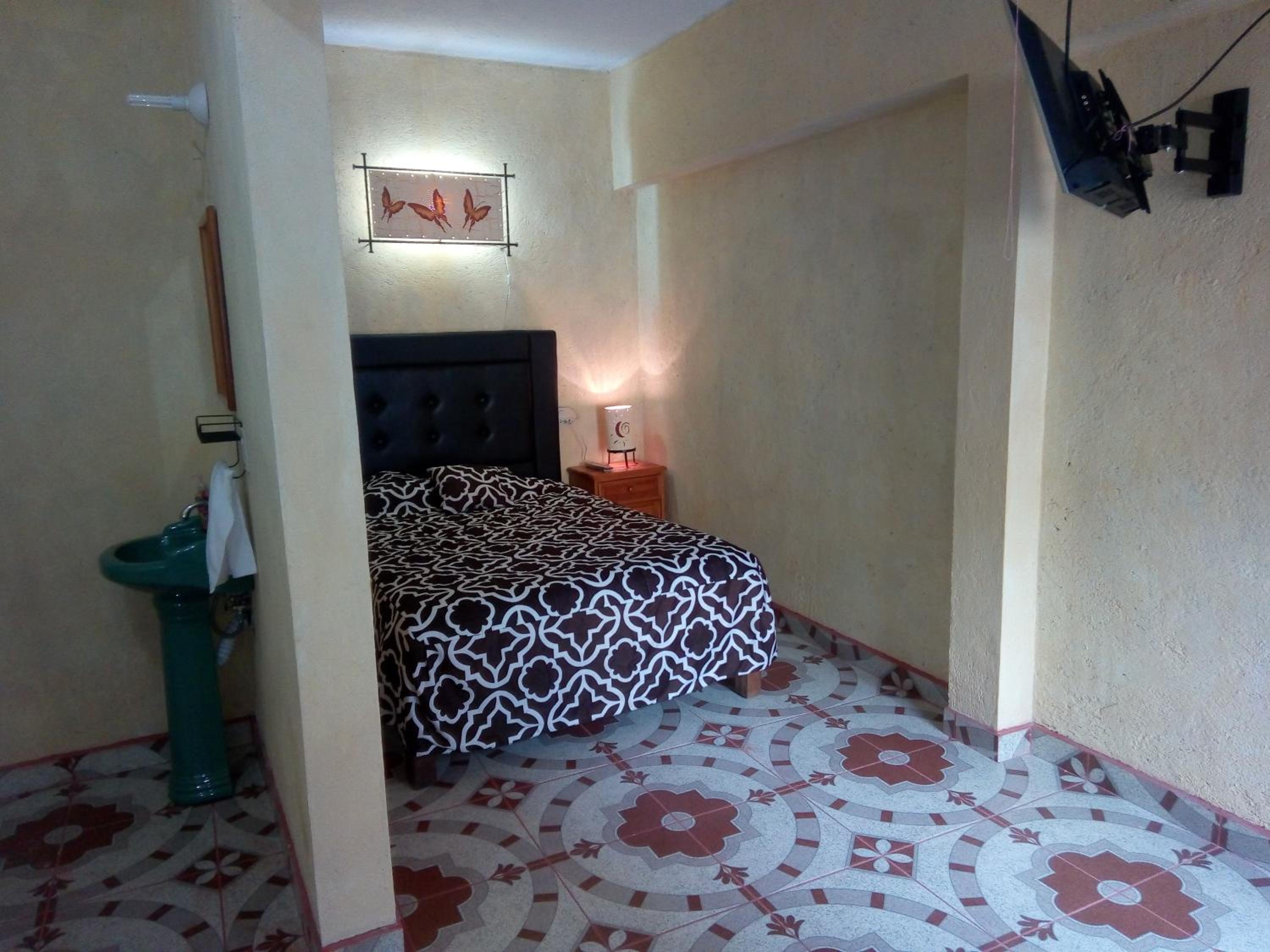 Double Room - Photo 6