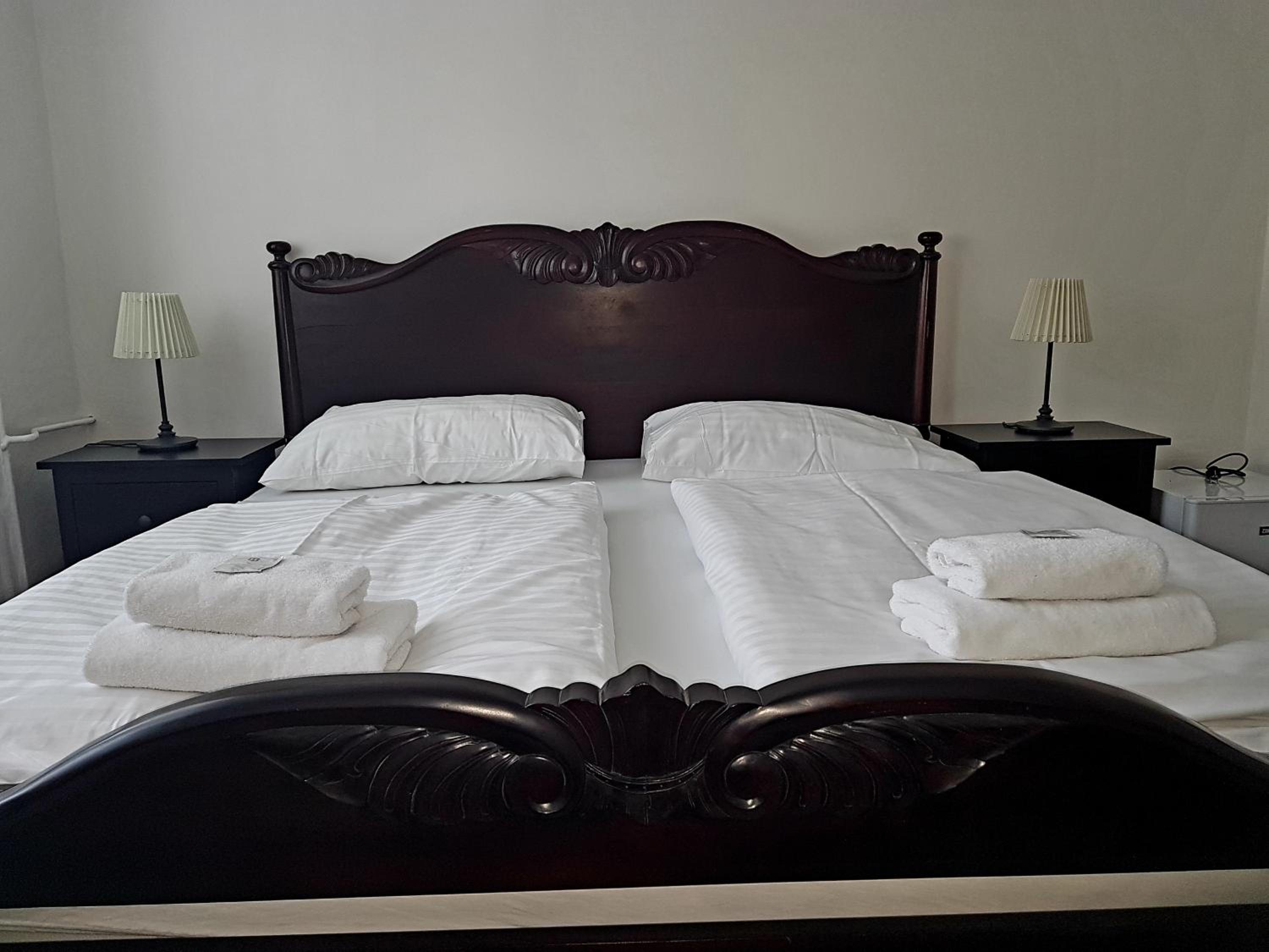 Double or Twin Room - Photo 11