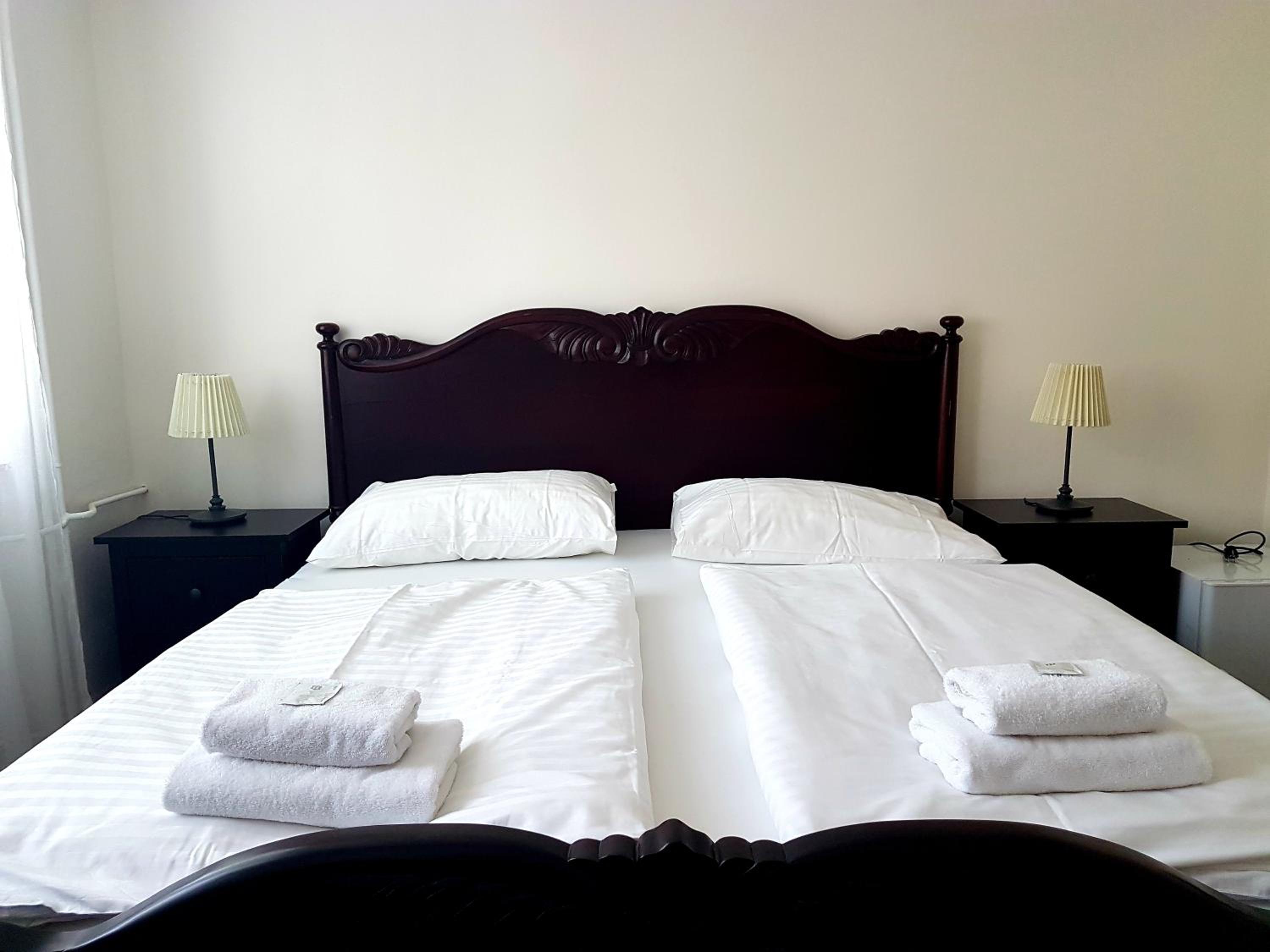 Double or Twin Room - Photo 7