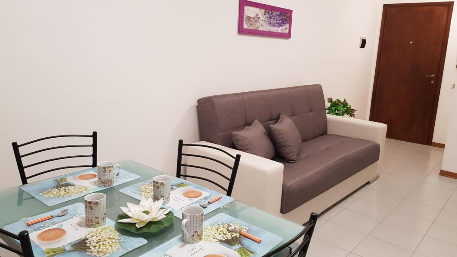 One-Bedroom Apartment - Photo 11