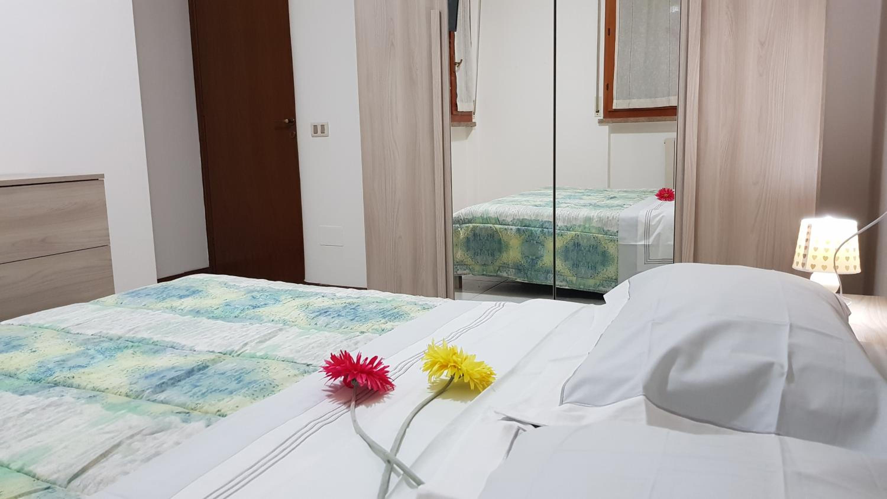 One-Bedroom Apartment - Photo 2