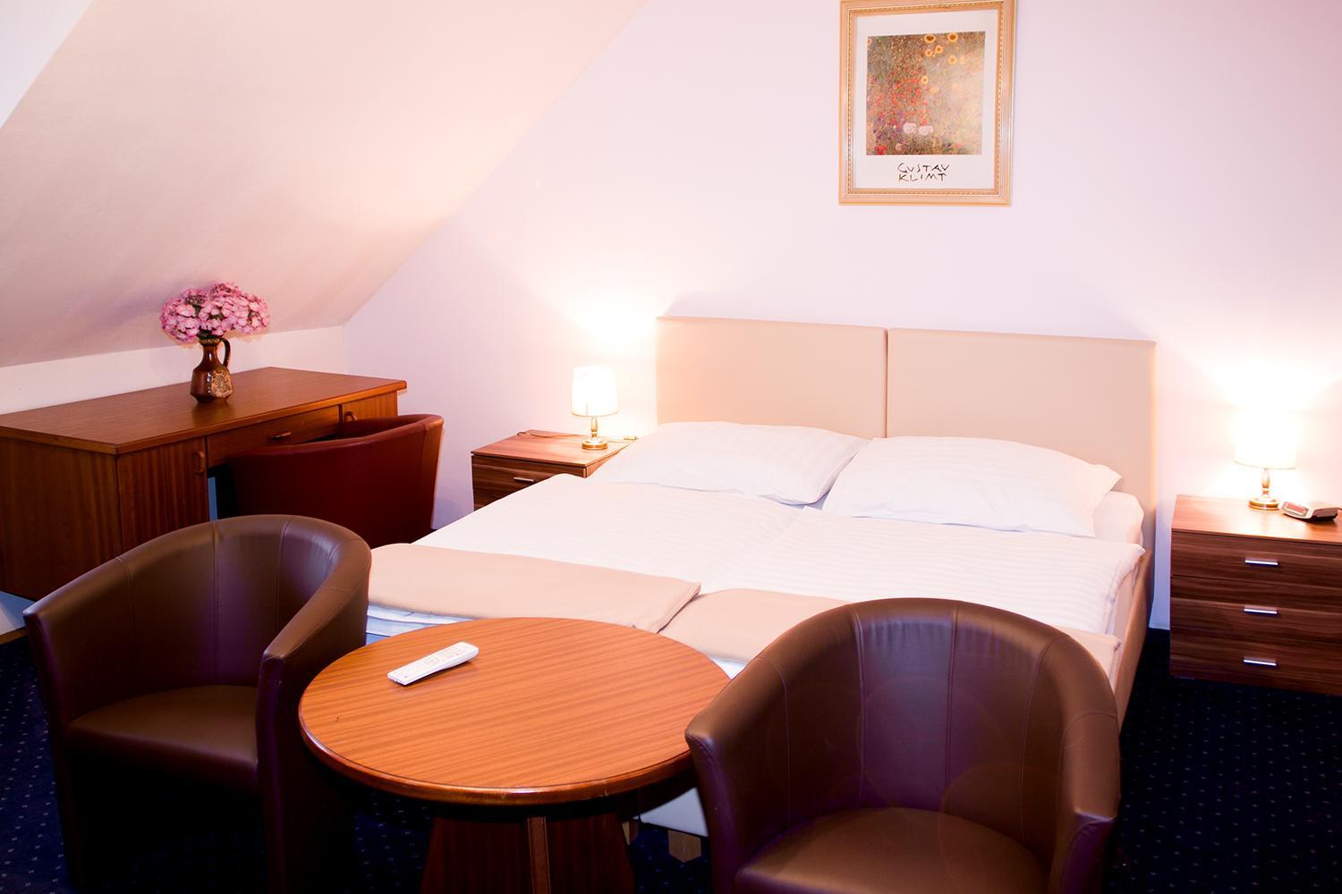 Double Room with Sofa Bed - Photo 1