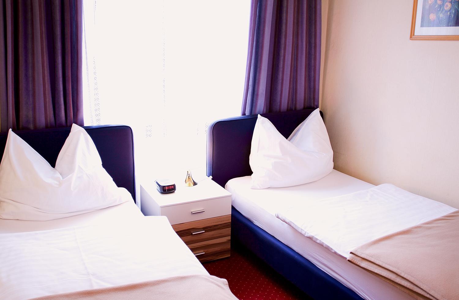 Double Room with Sofa Bed - Photo 2