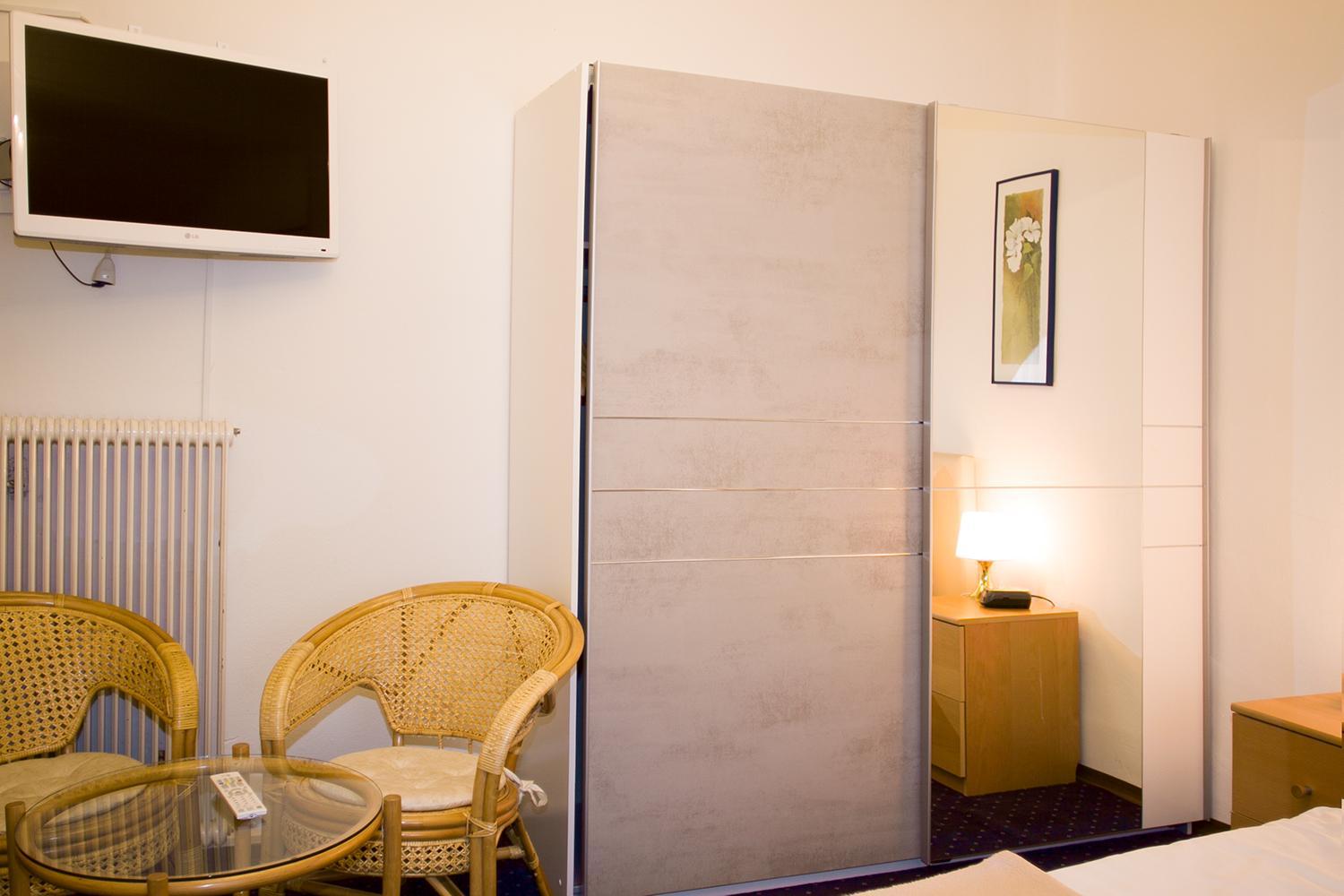 Double Room - Photo 12
