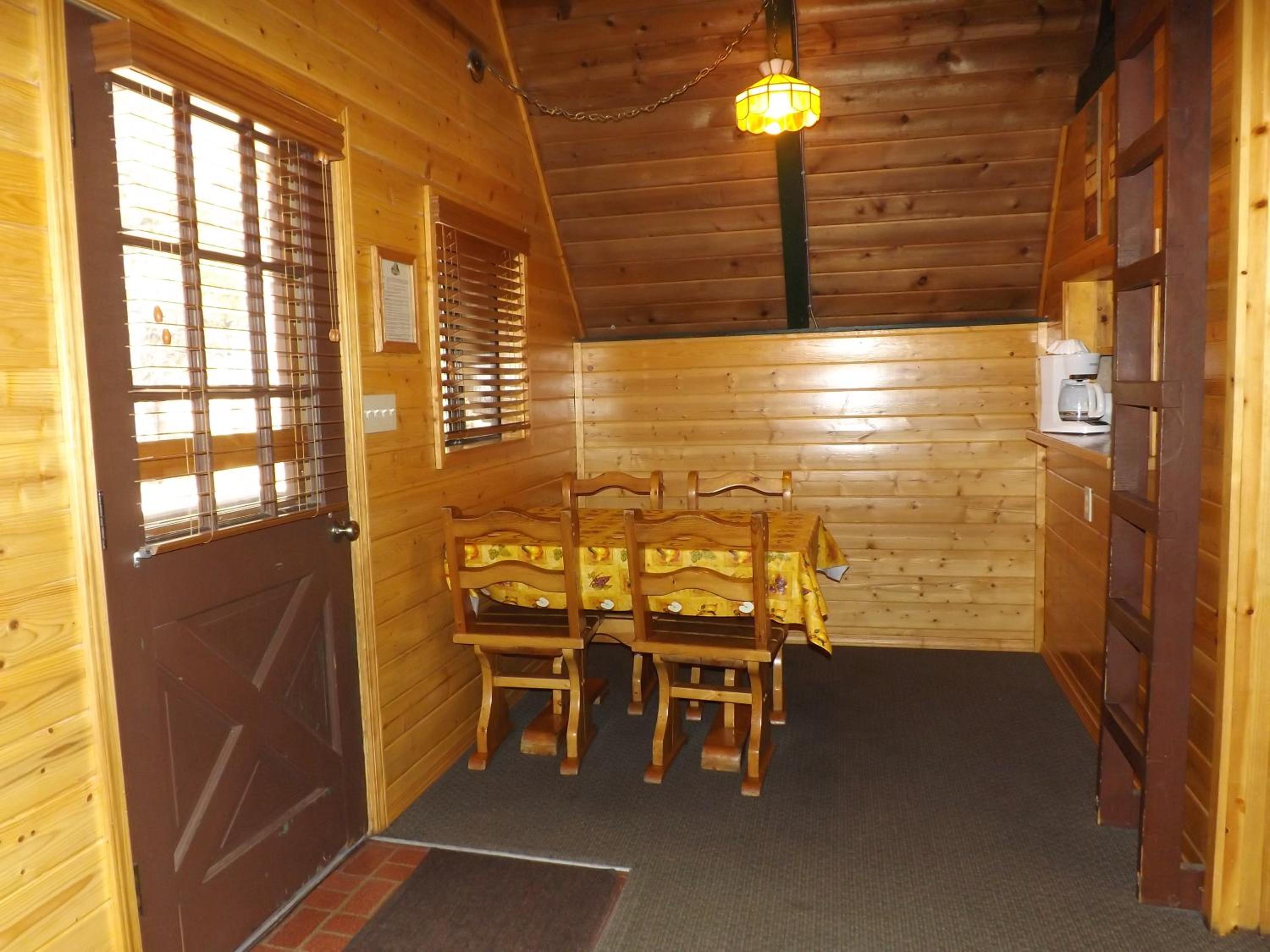 Cabin 12 photo 2