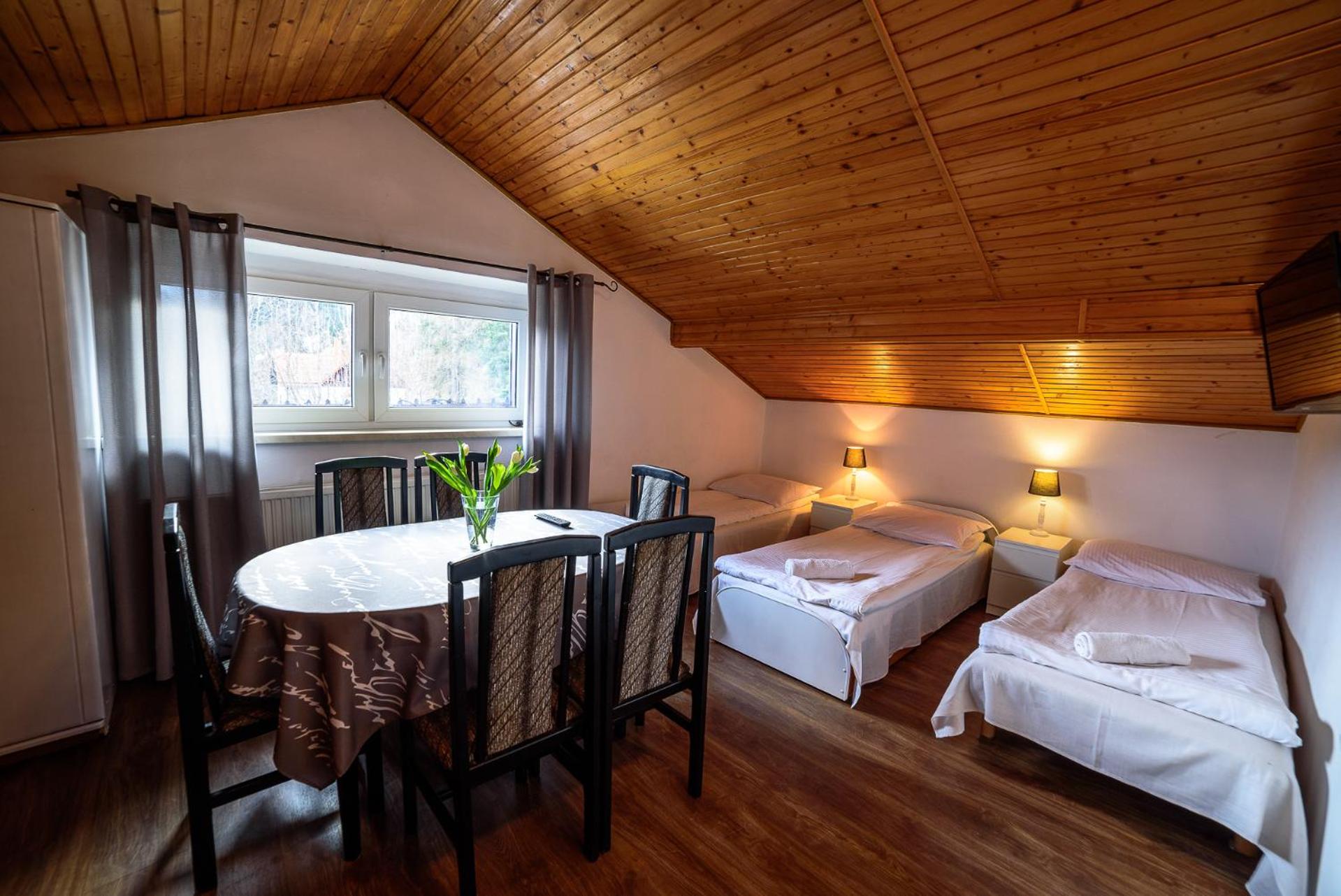 Dormitory Room (6 Adults) photo 3