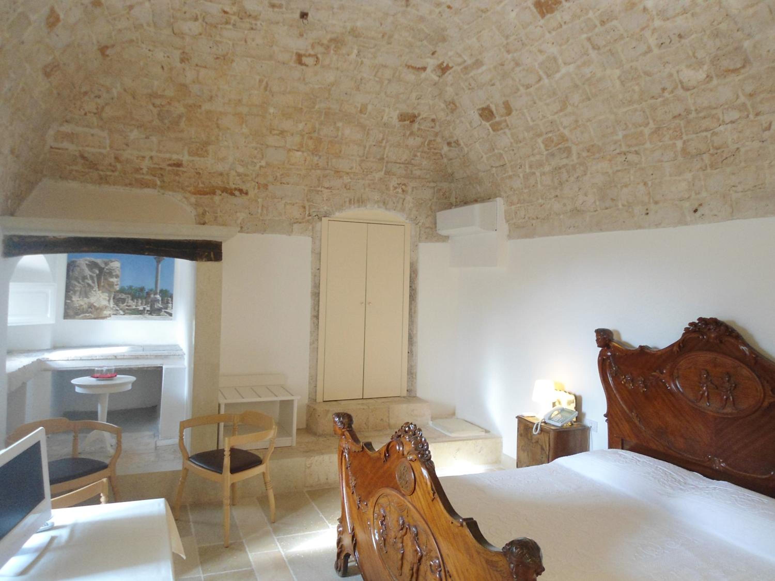 Two-Bedroom Apartment - Photo 6