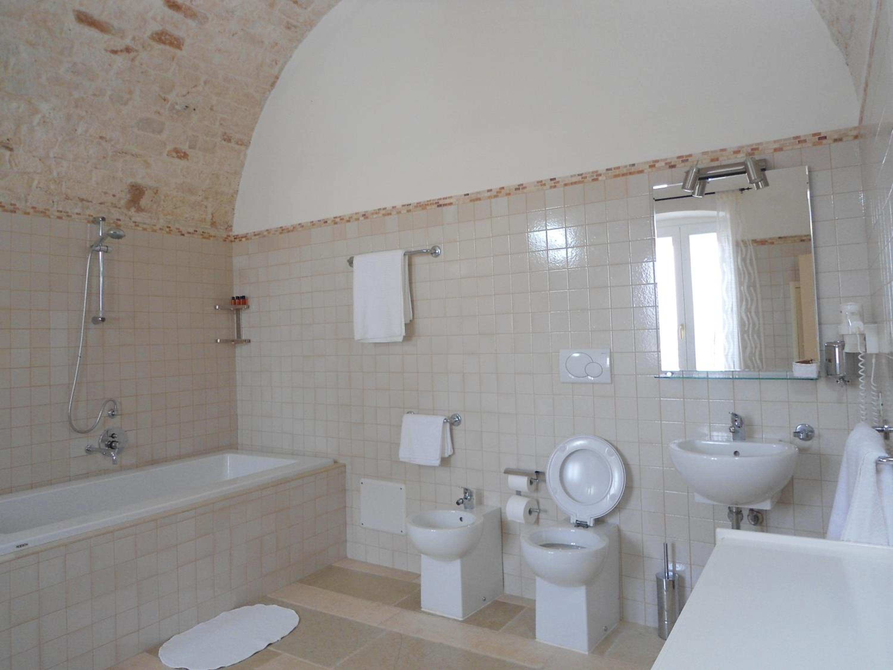 Two-Bedroom Apartment - Photo 8