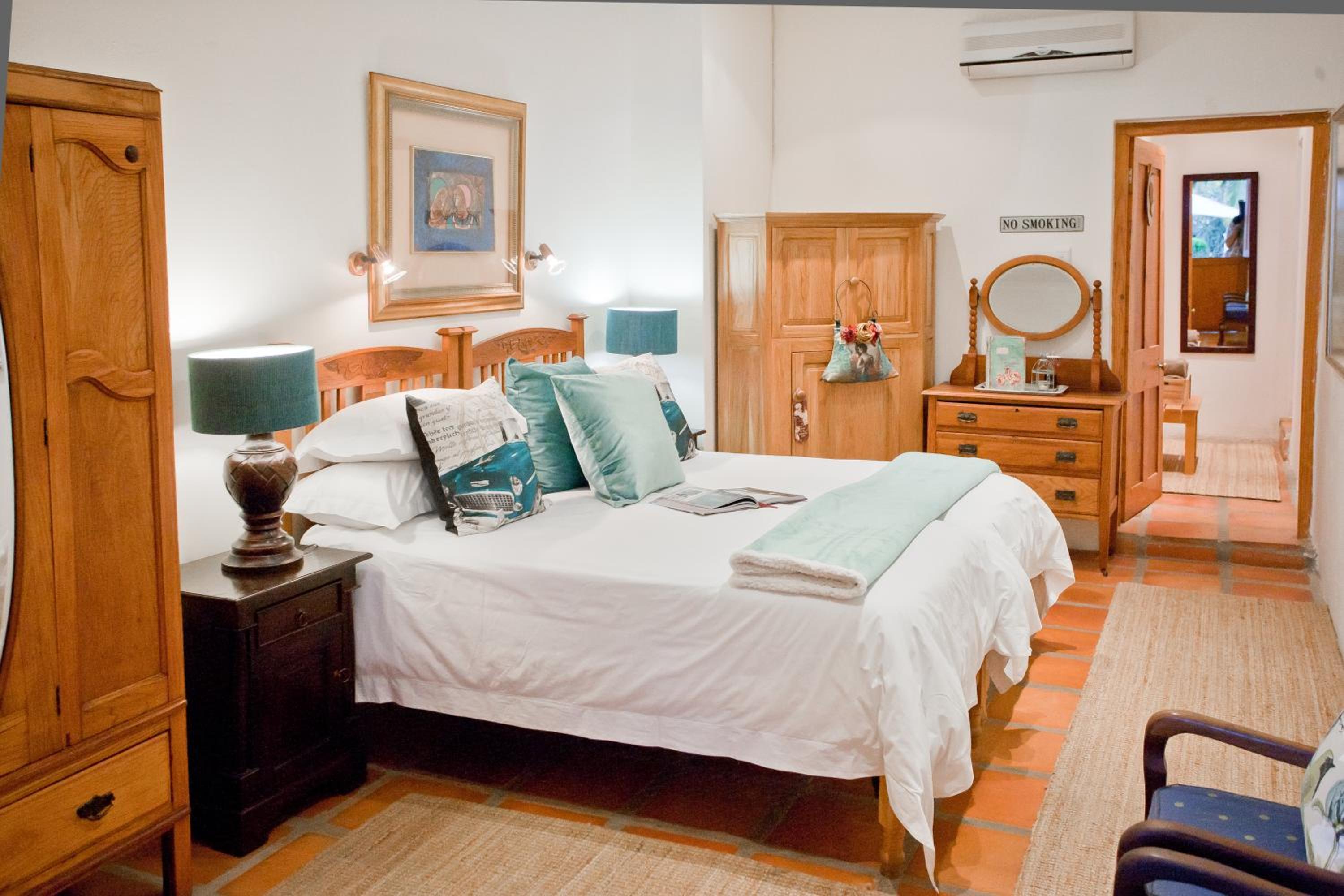 Twin Room - Photo 1