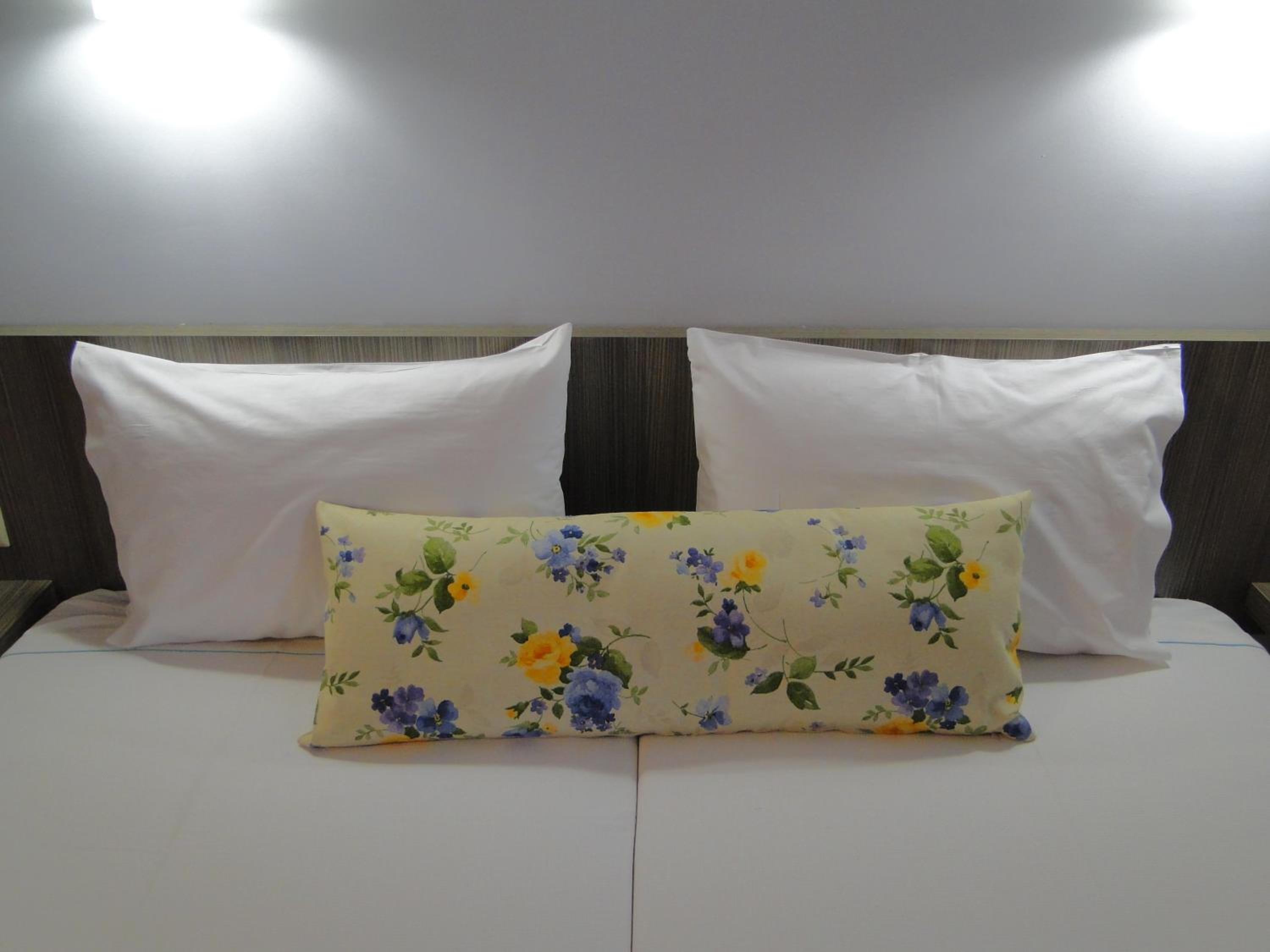 Twin Room - Photo 6