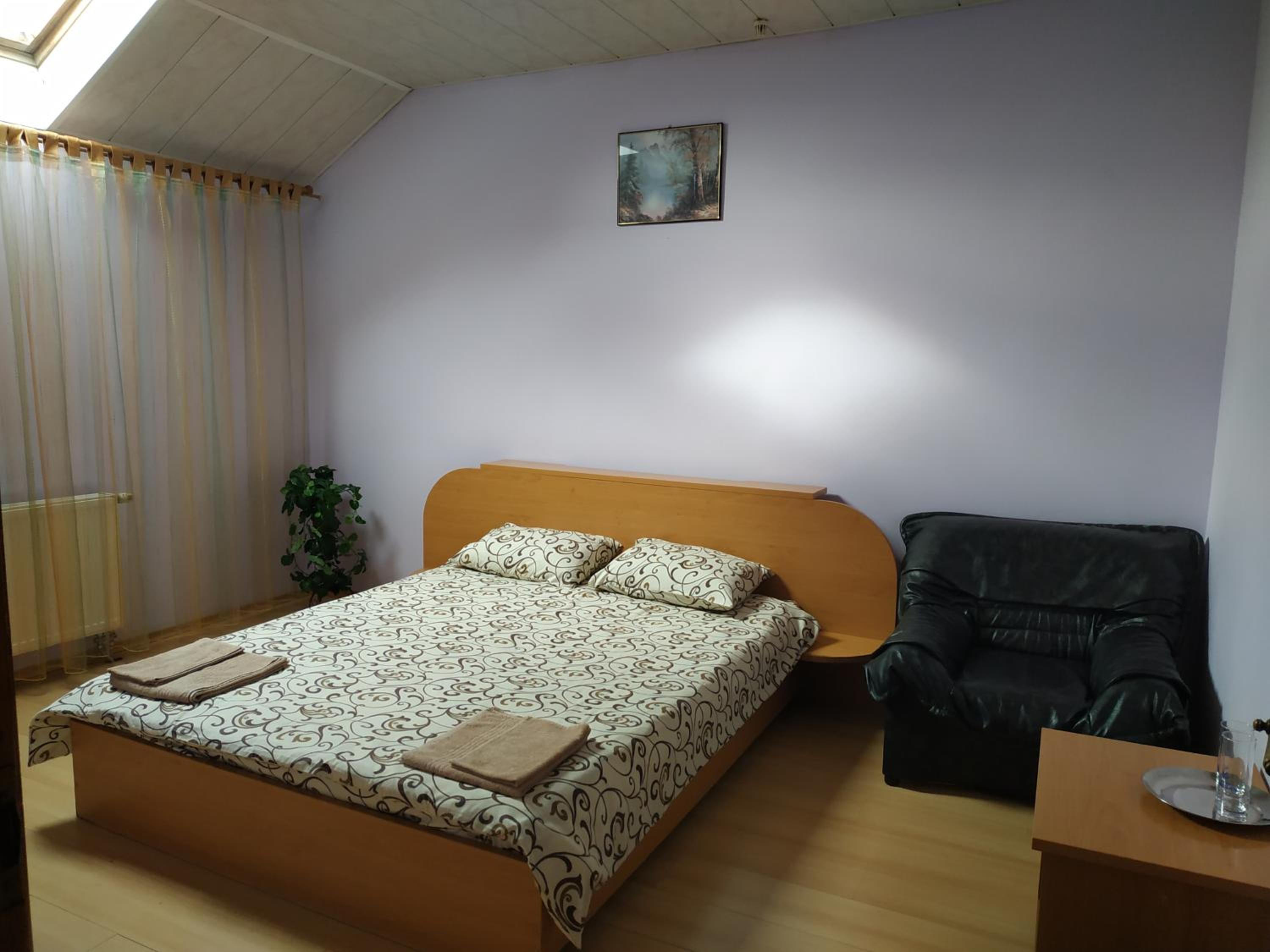 Large Double Room photo 3
