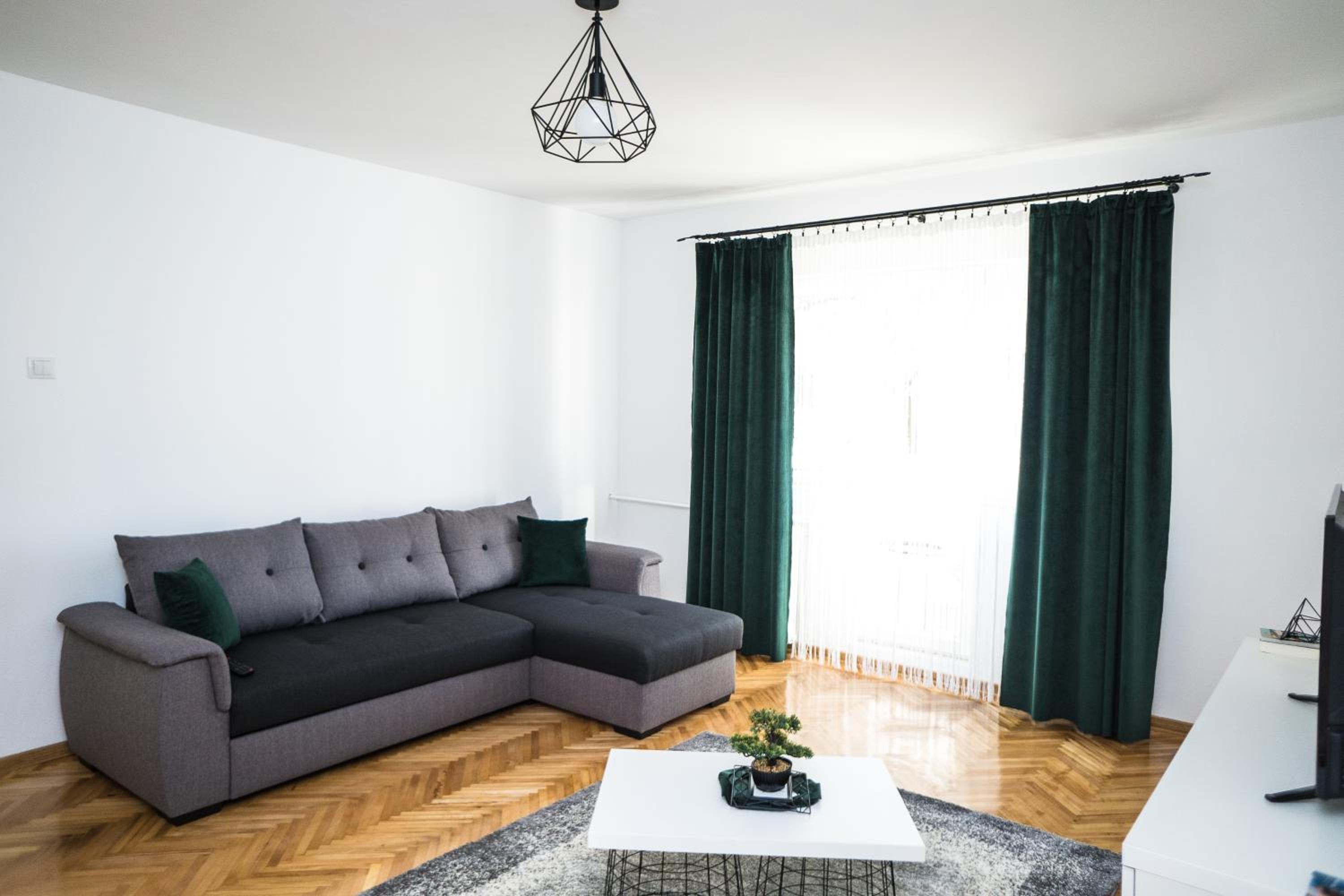 One-Bedroom Apartment - Photo 9