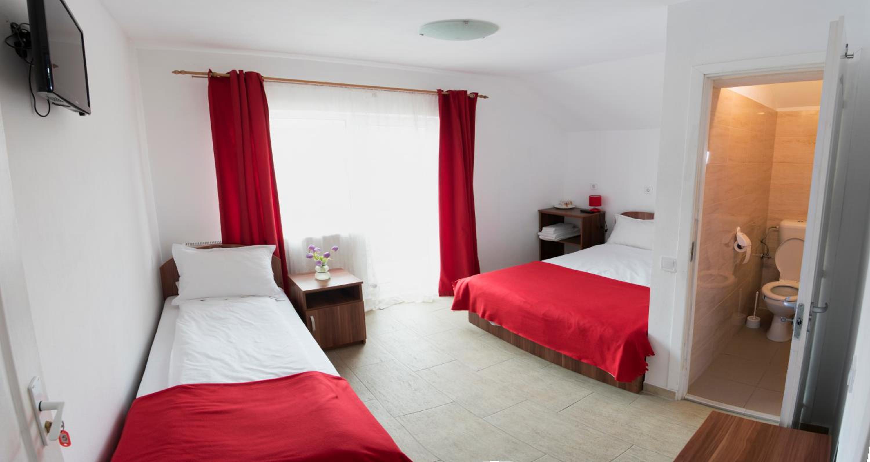Triple Room - Photo 2