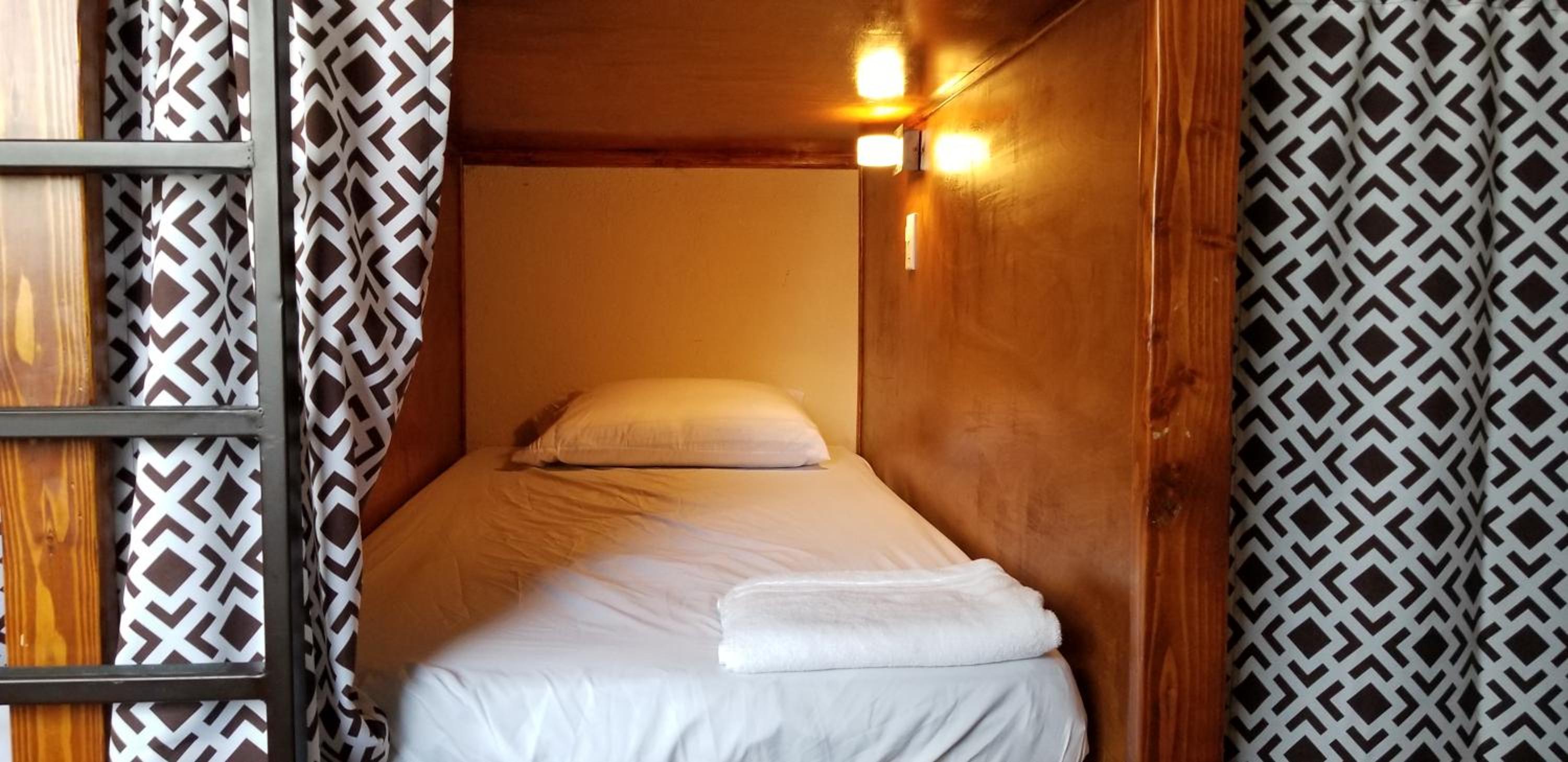Bed in 10-Bed Mixed Dormitory Room photo 3