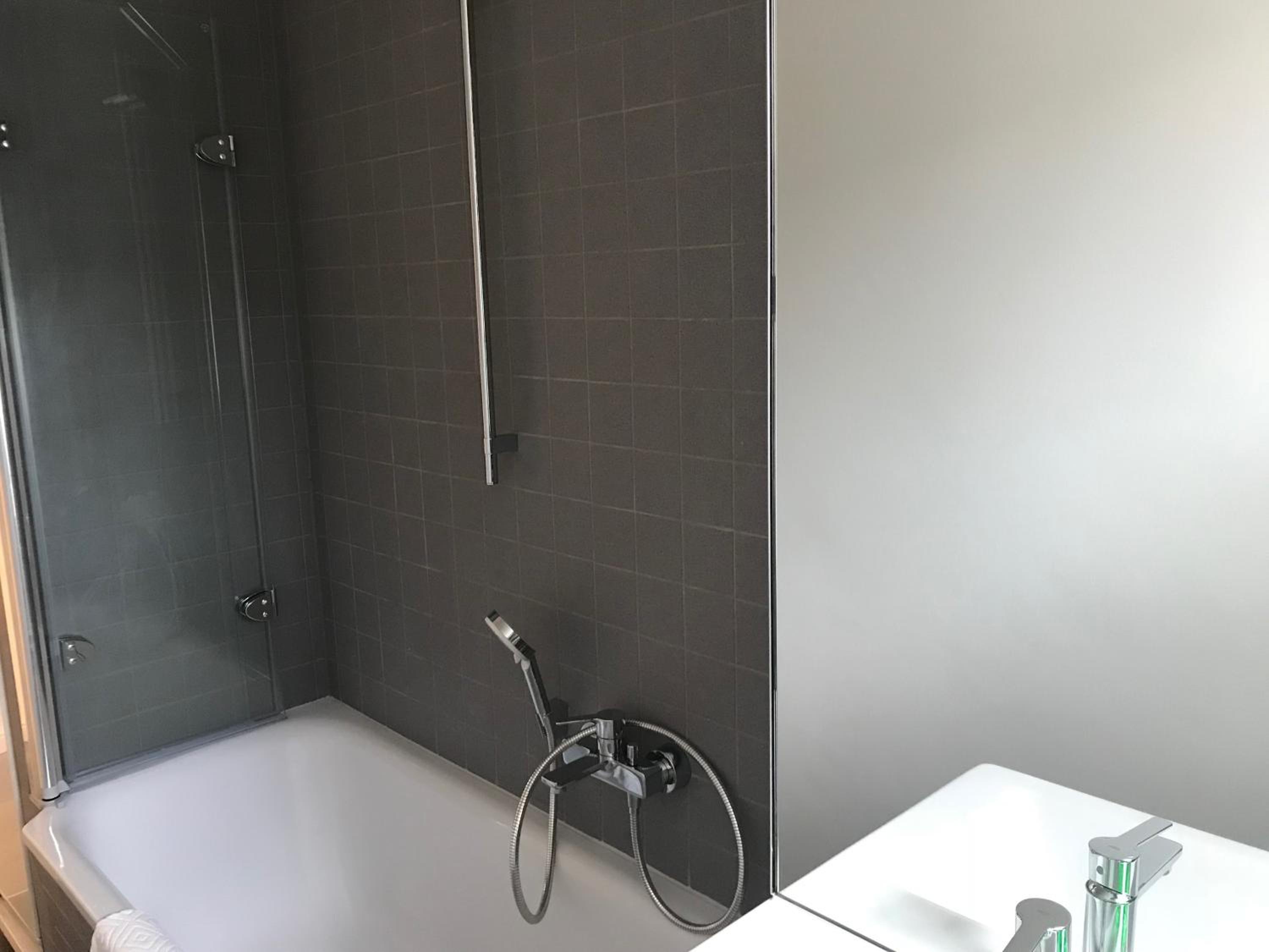 One-Bedroom Apartment - Photo 11