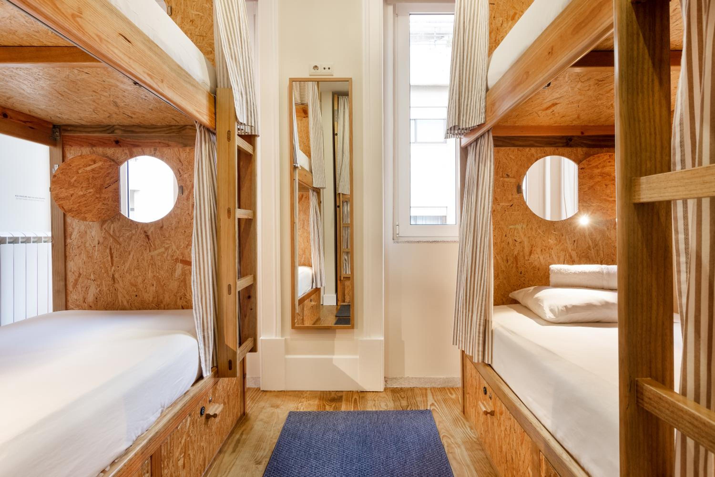 Bed in 6-Bed Dormitory Room photo 1