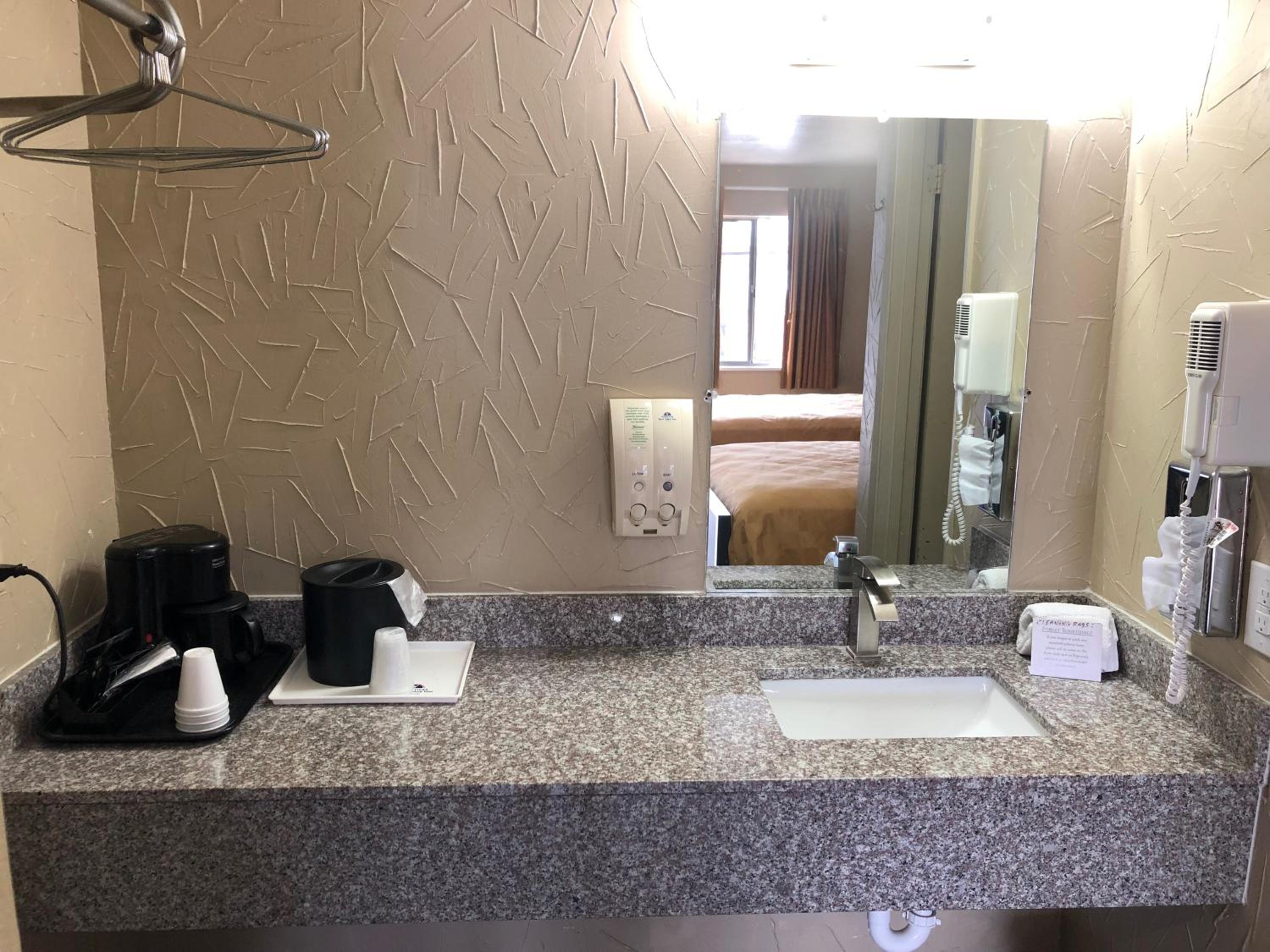 King Room - Non-Smoking - Photo 19