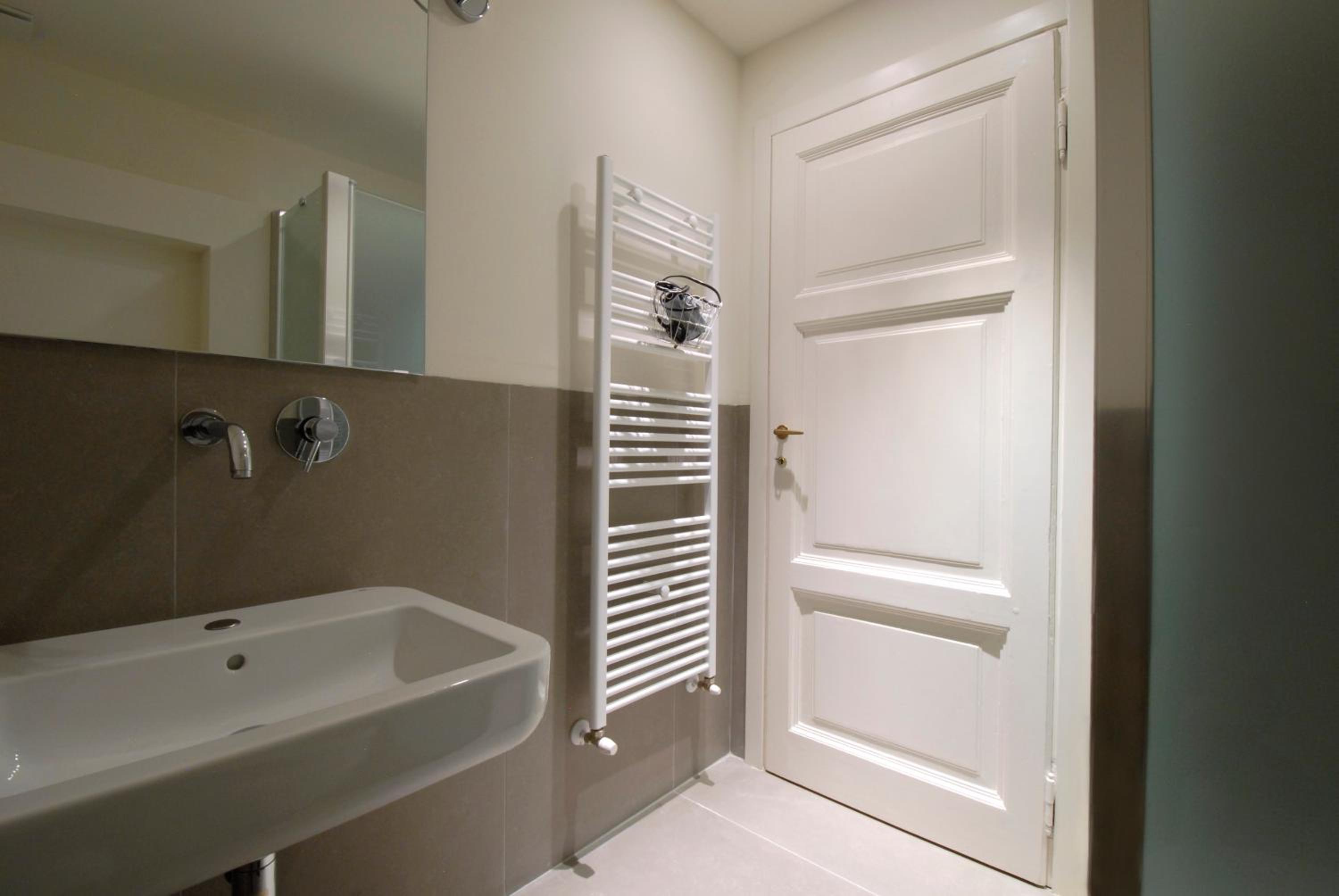 Double Room - Photo 5