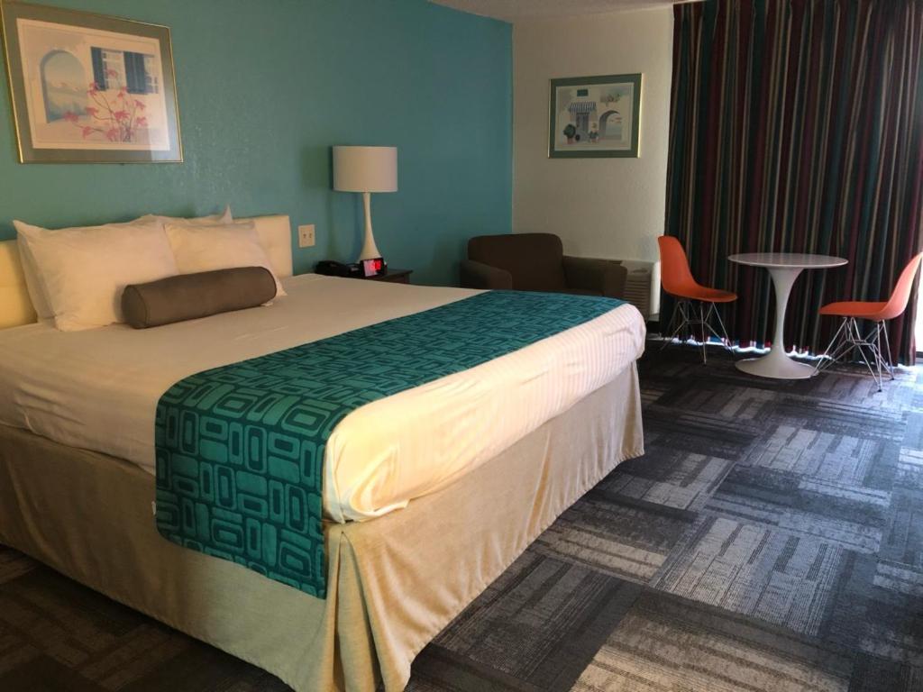 King Room - Disability Access/Non-Smoking photo 1
