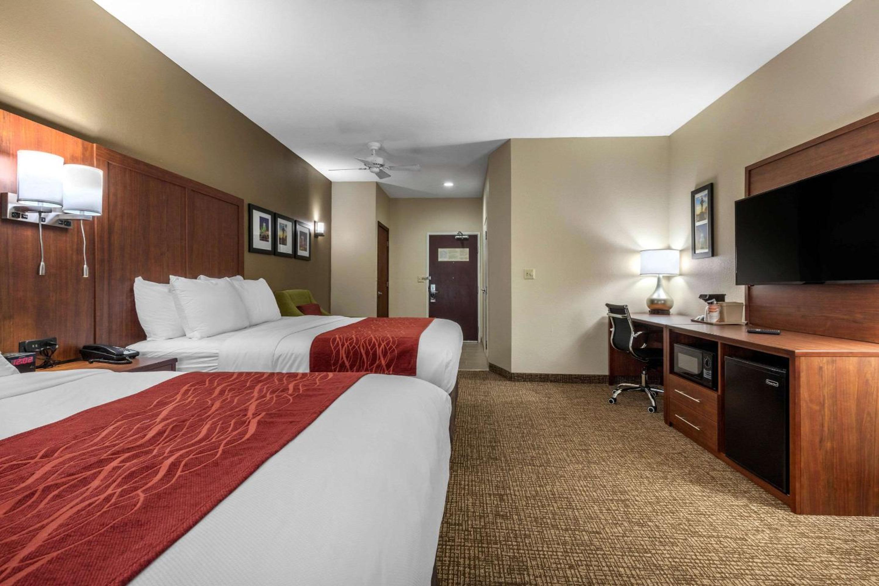Suite with Two Queen Beds - Accessible/Non-Smoking - Photo 7