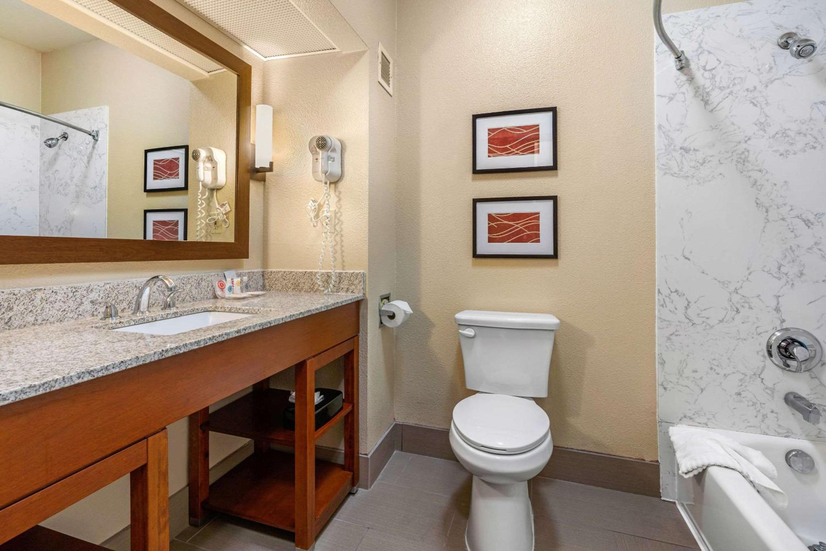 King Room - Non-Smoking - Photo 2