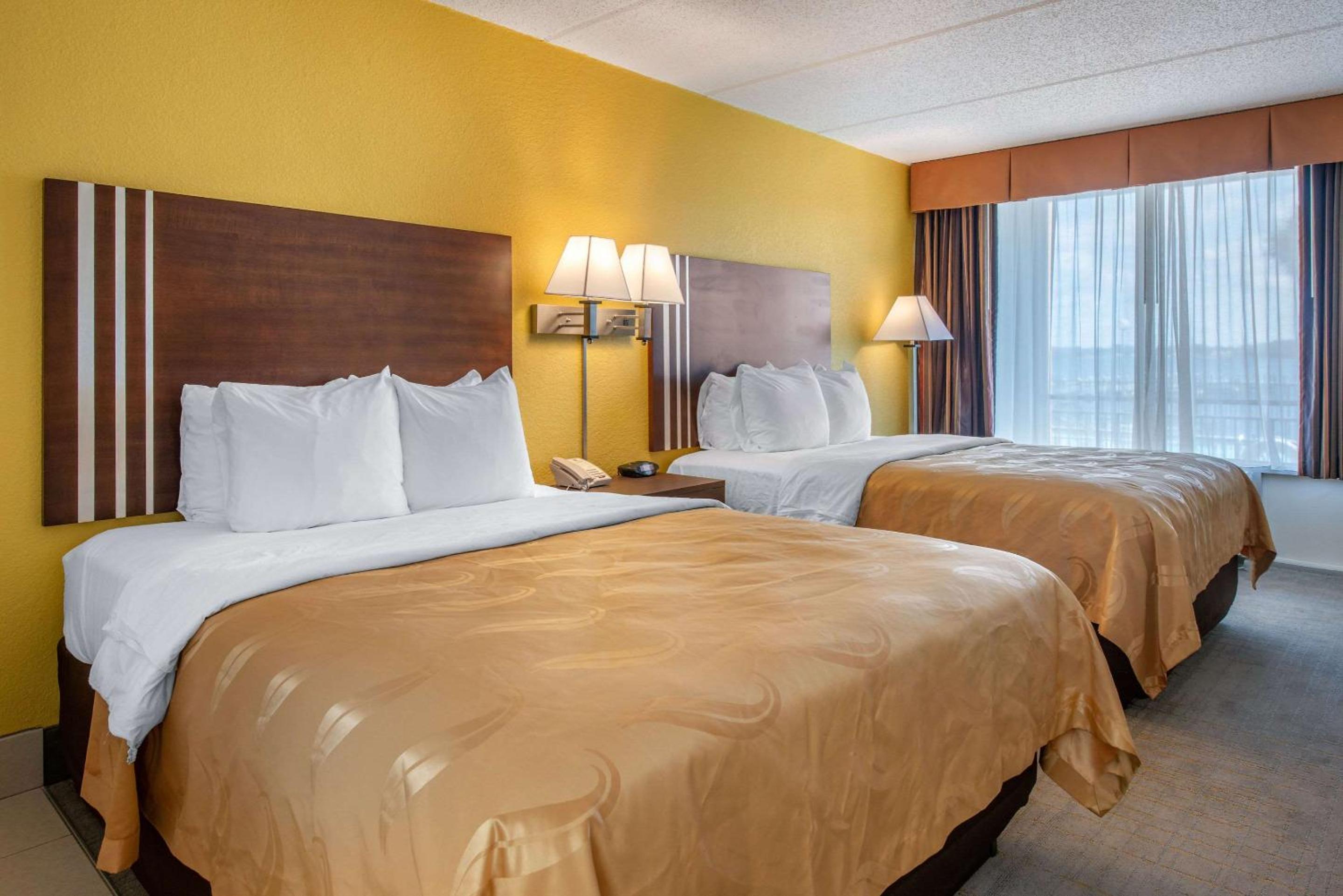 Superior Queen Suite with Two Queen Beds - Non-Smoking - Photo 2