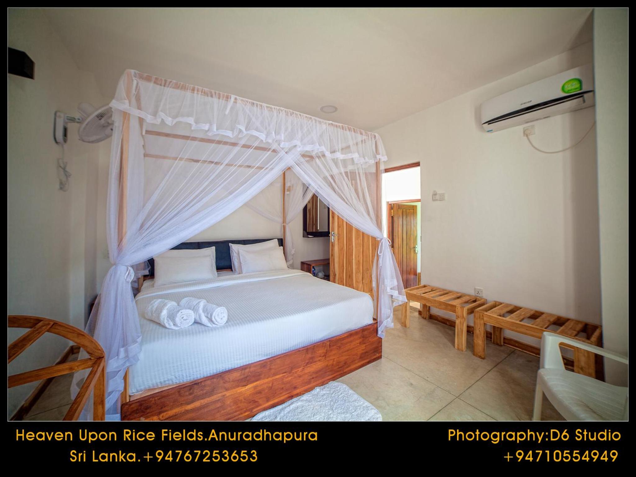 Deluxe Double Room with Balcony photo 3
