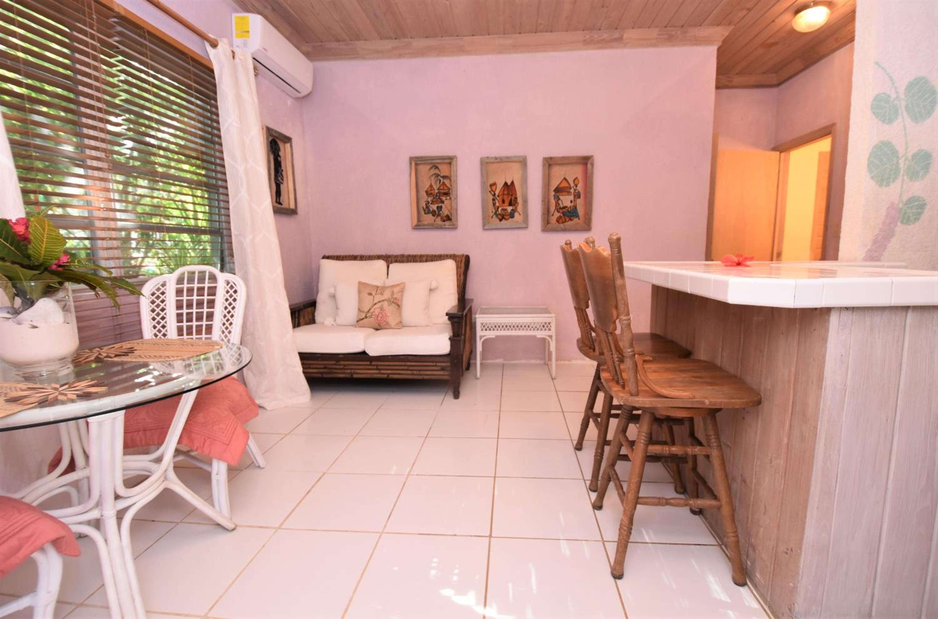 One-Bedroom Suite with Premium Garden View with One Queen Bed photo 2