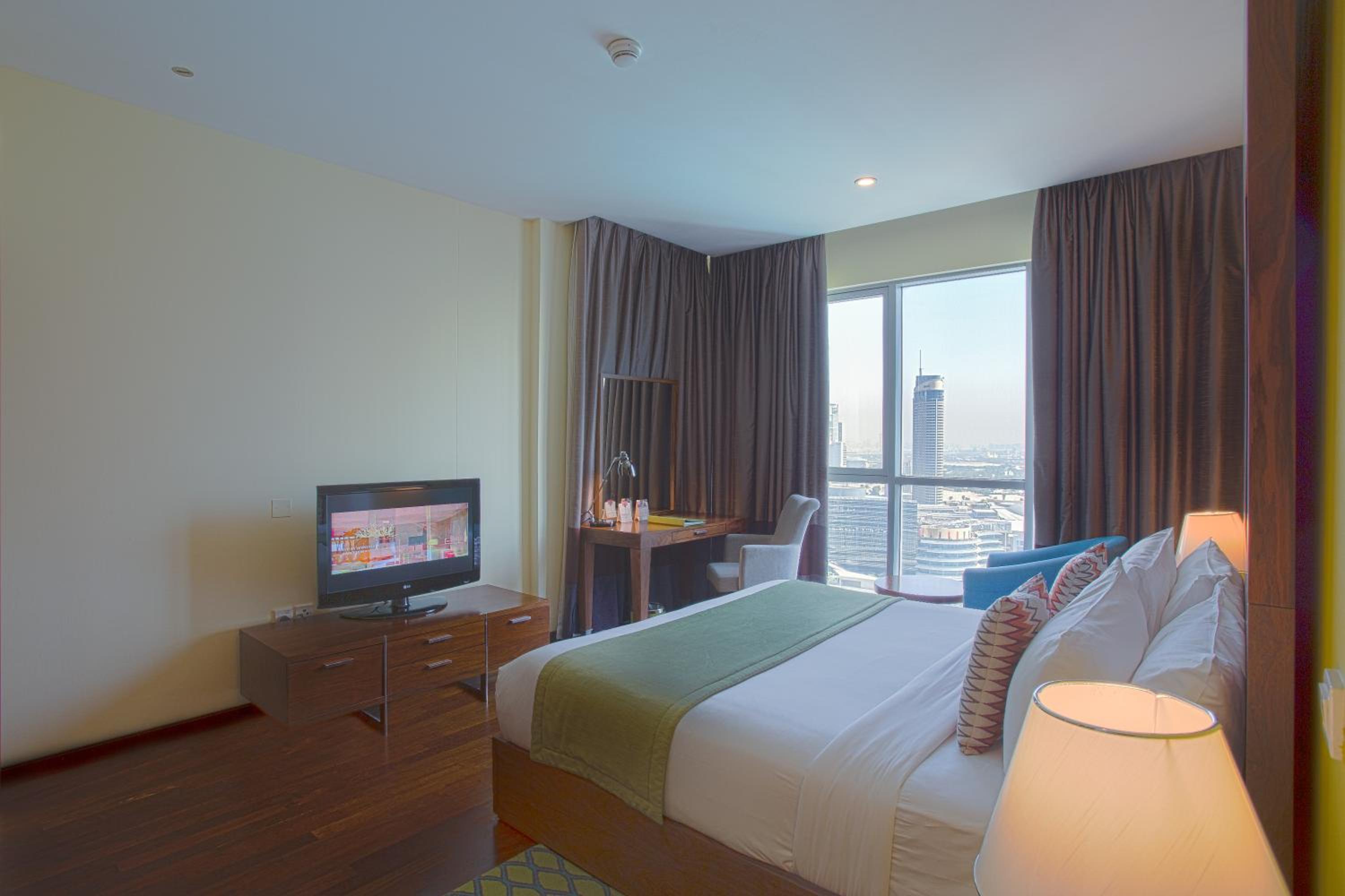 1 Bedroom, King, Burj Khalifa/Fountain View, Non-Smoking - Photo 2