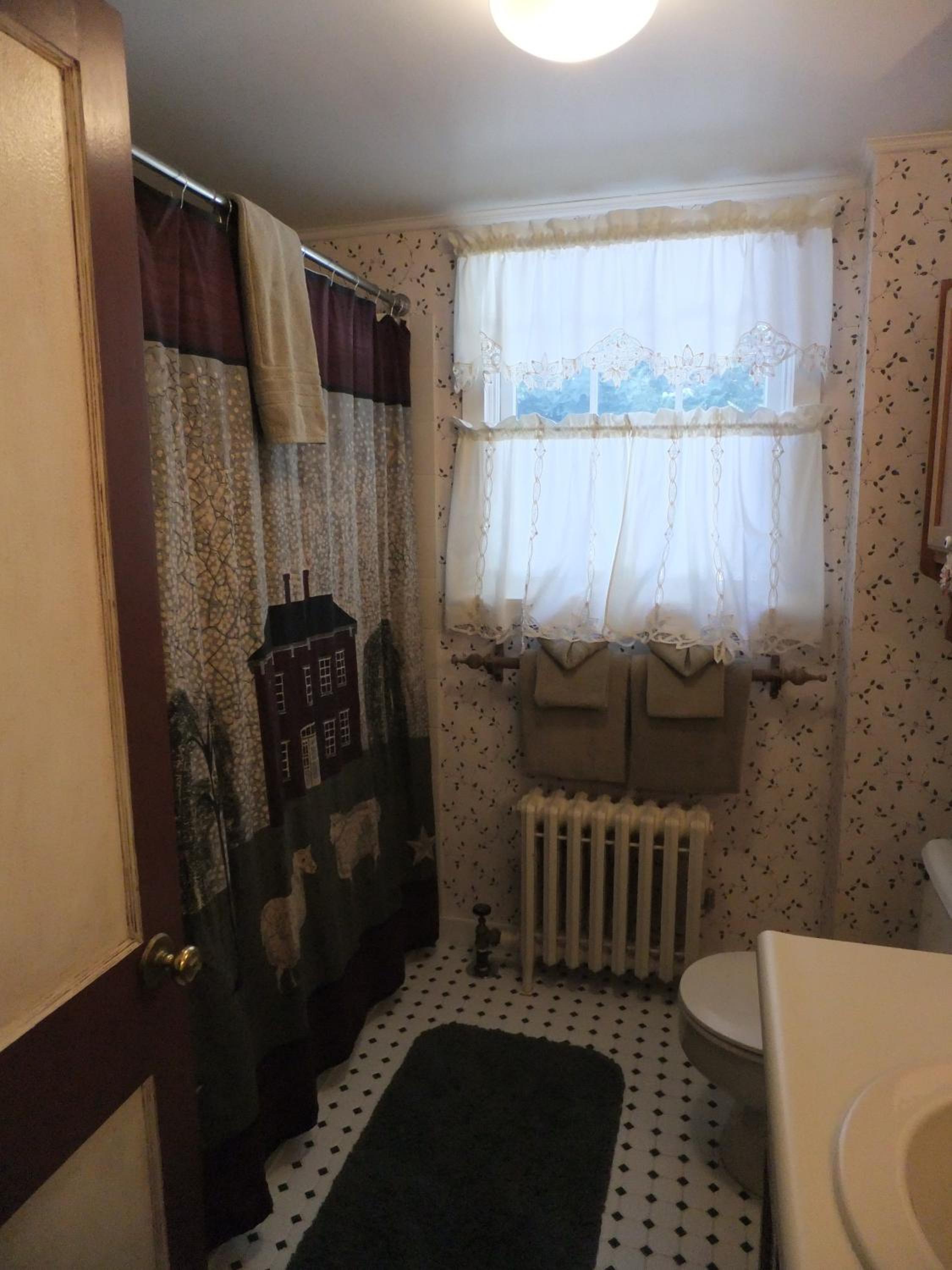 Queen Room photo 3