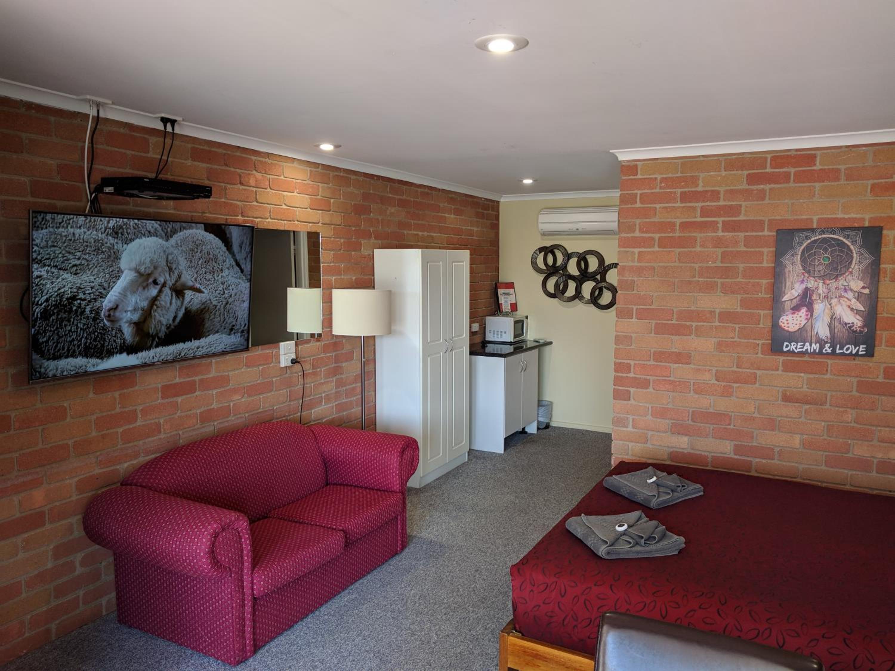 Deluxe Queen Room photo 3