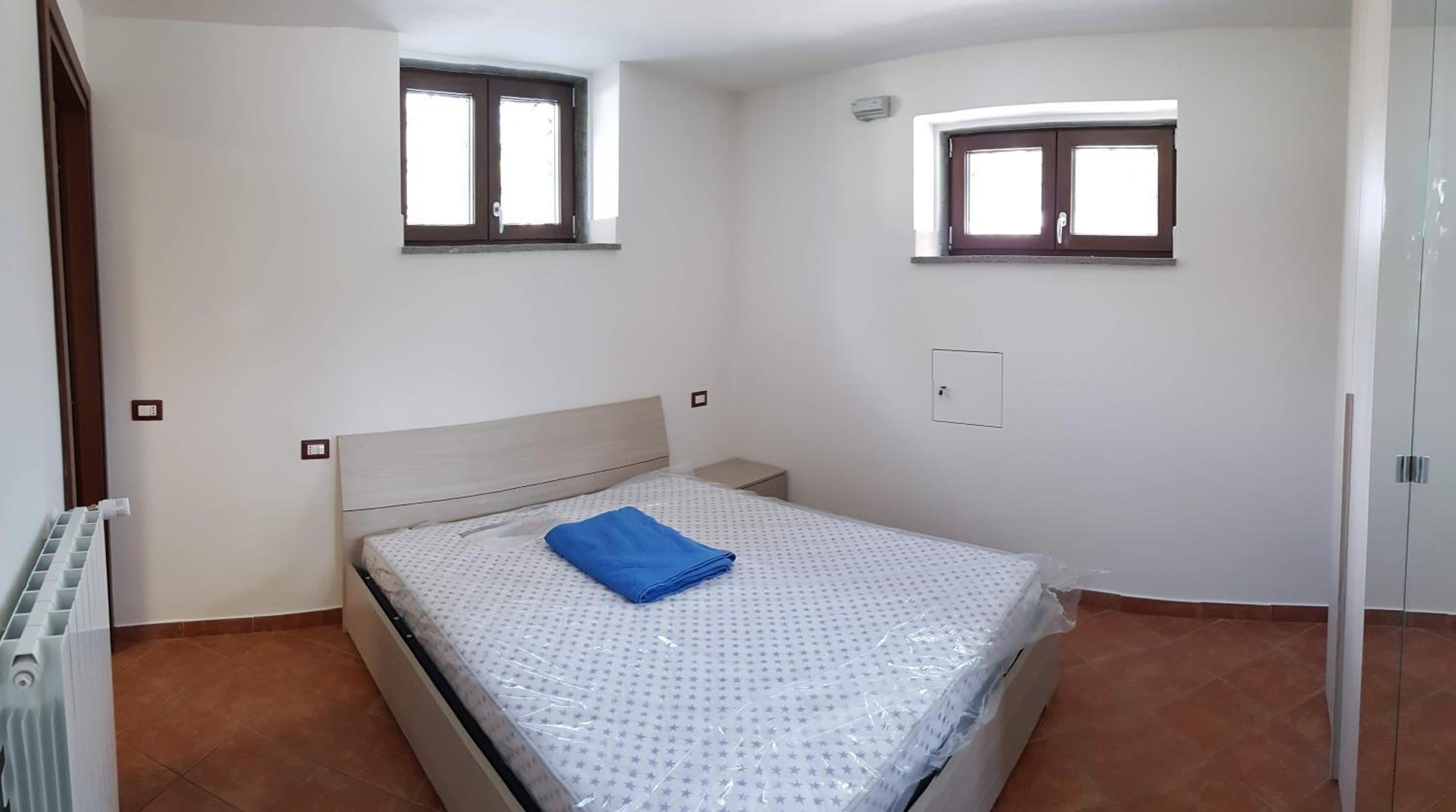 One-Bedroom House photo 1
